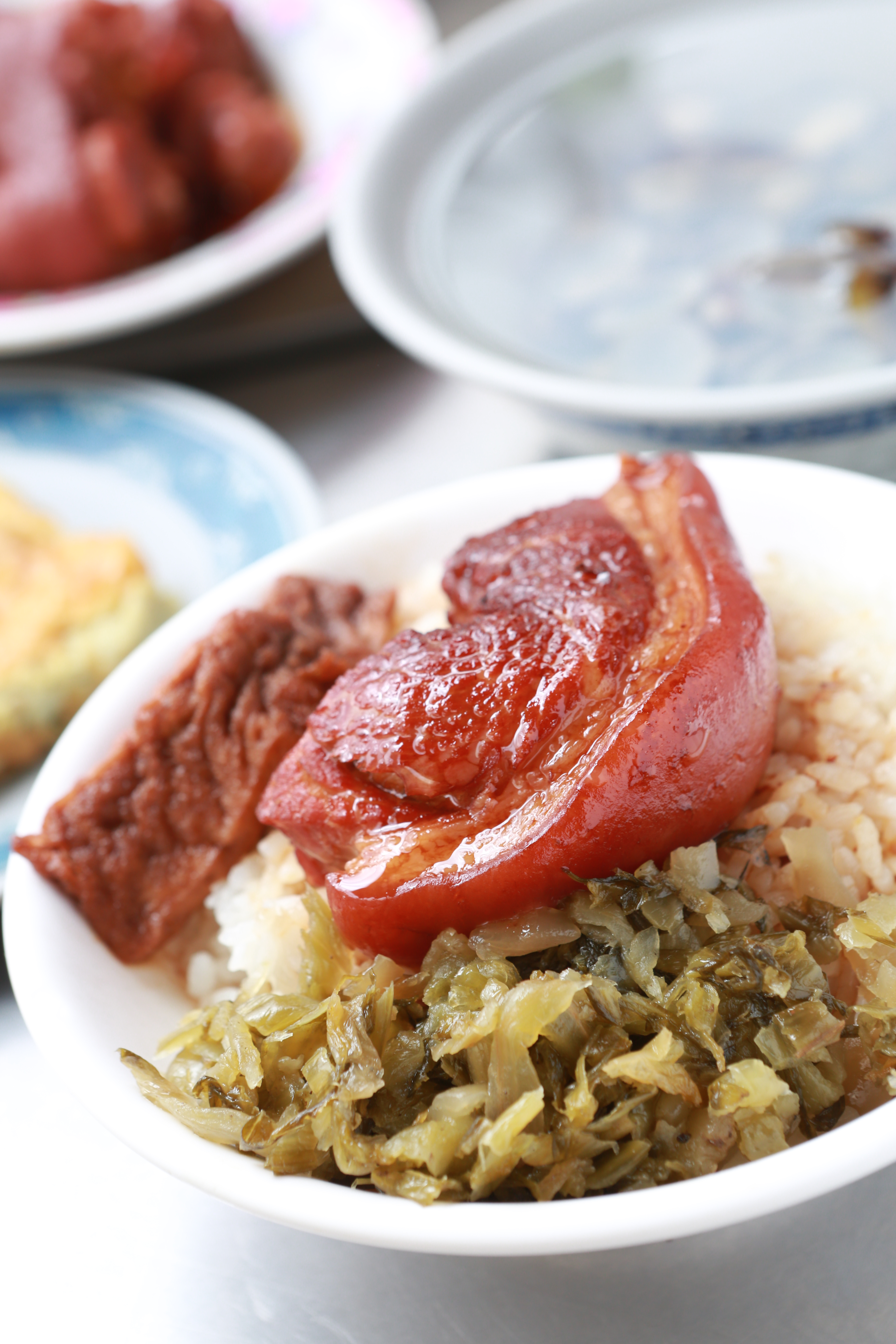 這一圈紅通通的的美型爌肉飯（55元／份），賣相及滋味皆上品。