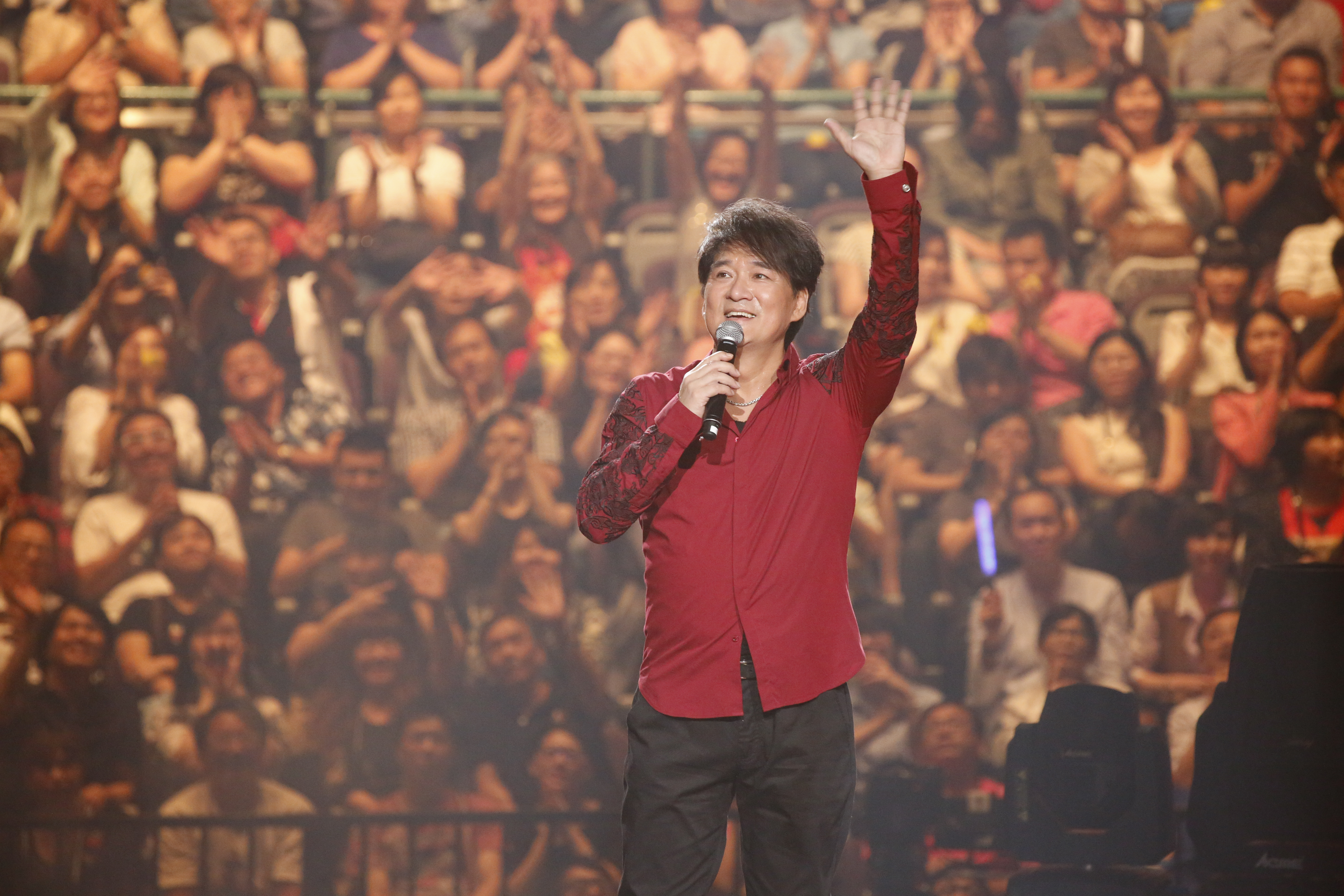 汗最多、提詞機最多 周華健演唱會凝聚滾石力量