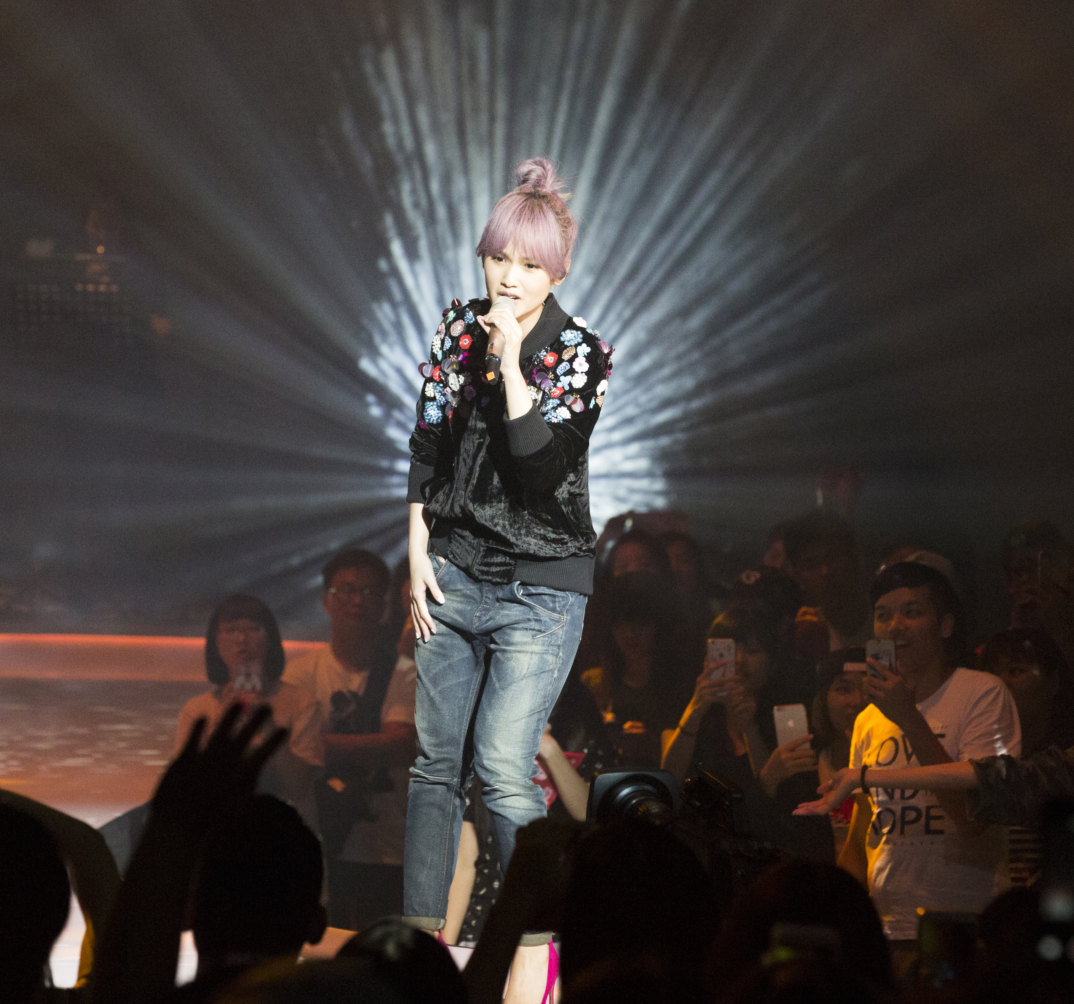 從放大鏡到顯微鏡　楊丞琳開個唱坦然接受檢視