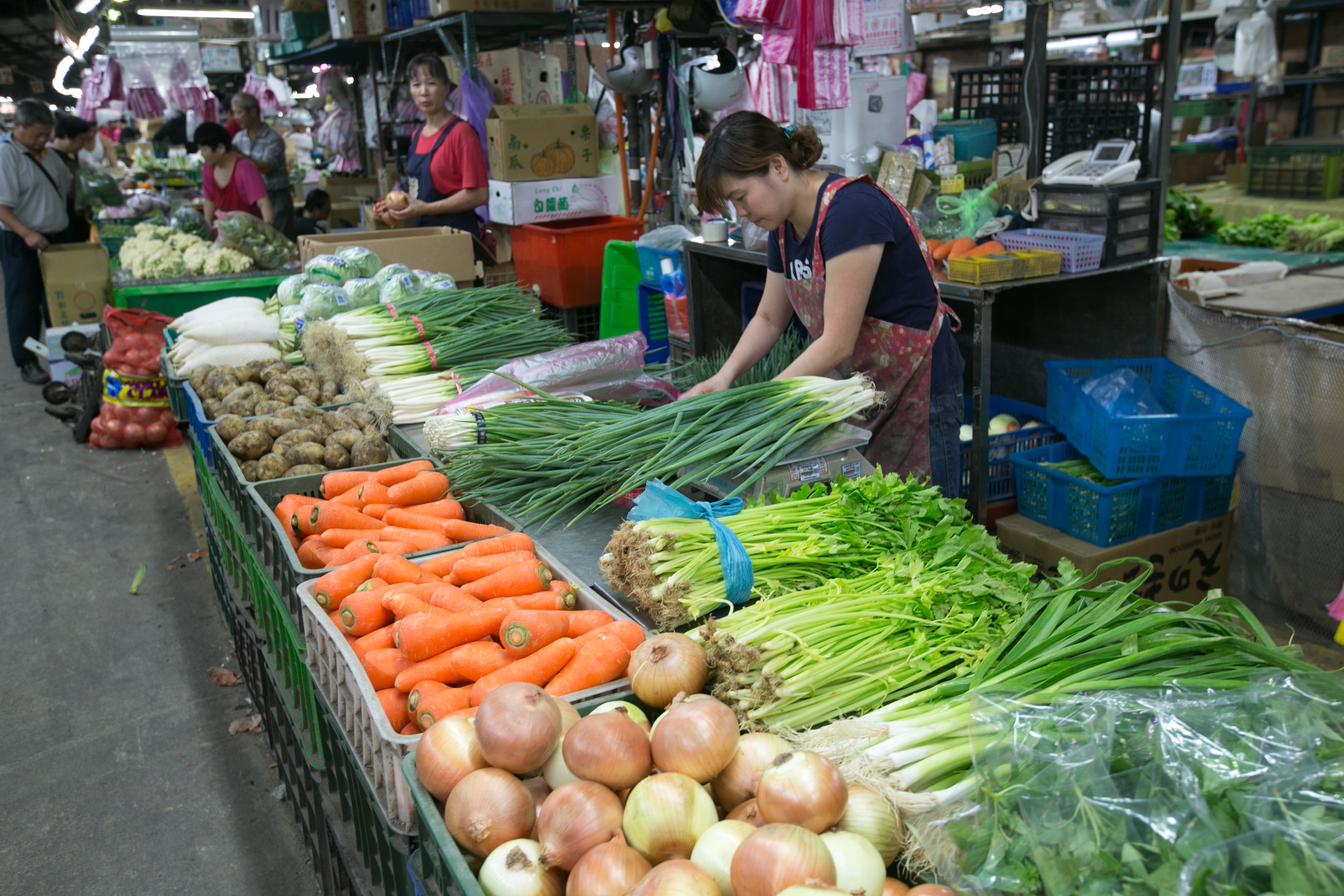在預期心理的推升下，平均蔬菜批發價仍微幅波動，其中葉菜類漲幅至少2以上。(圖為資料照)