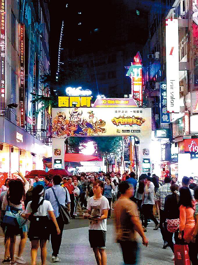 嫌犯聲稱到過西門町，對台北市的地形、地物相當了解。（翻攝自嫌犯臉書）