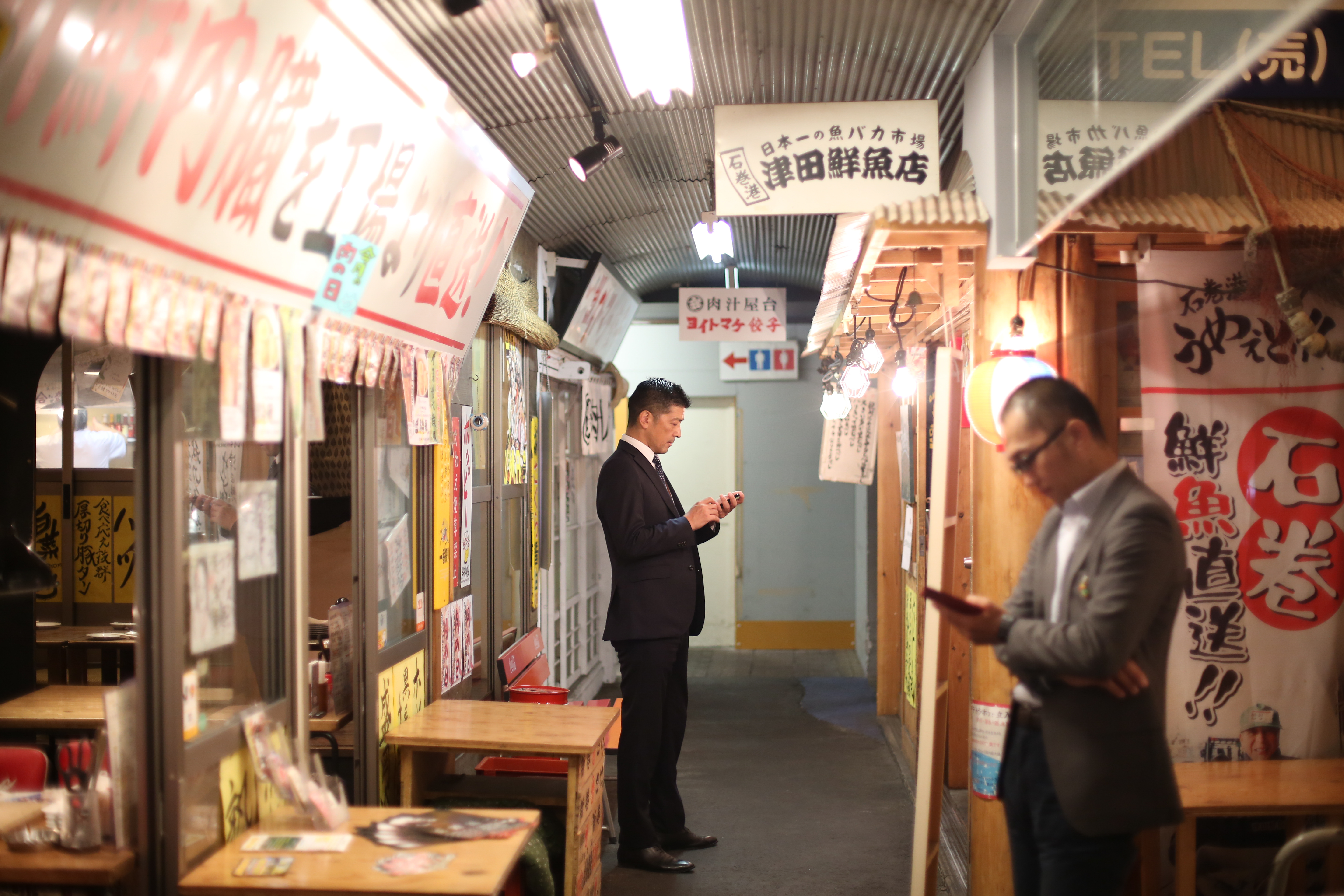 小店外的人文風景,很有老派韻味。