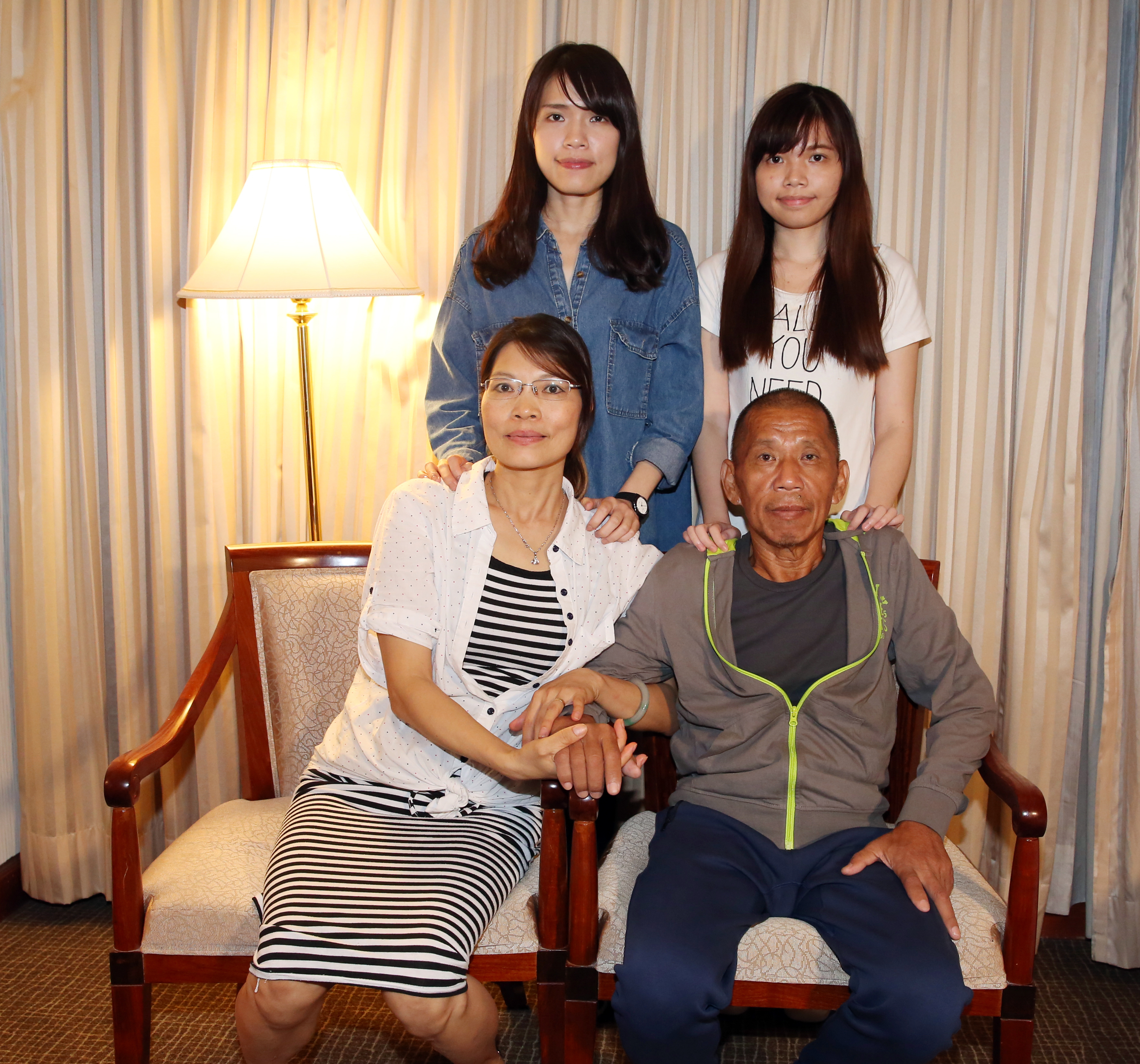 討海人個性剛硬,妻女是沈瑞章永遠的港口,談起女兒就笑得合不攏嘴。