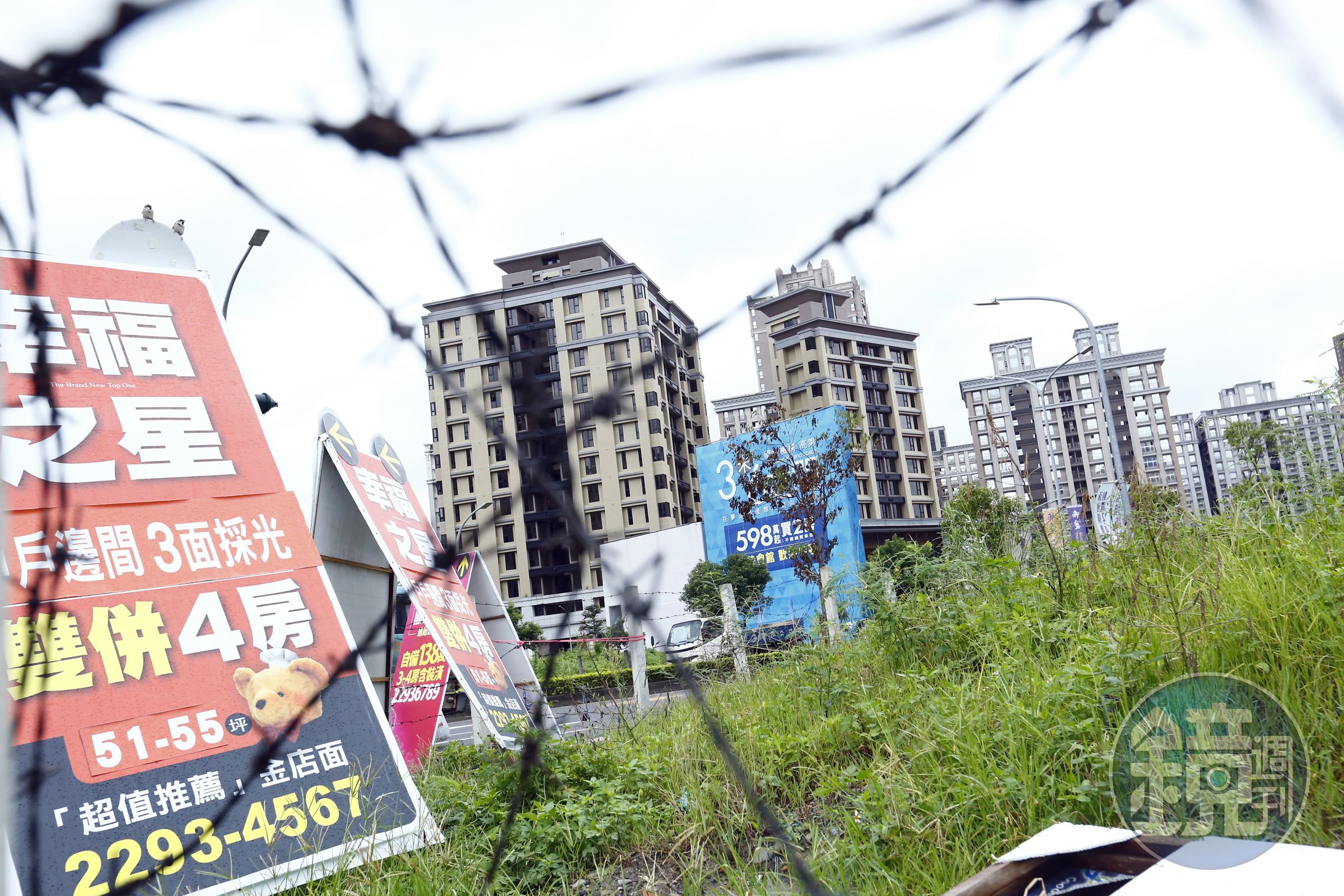 雙北市房價雖明顯下滑逾1成，但民眾還是買不起房。