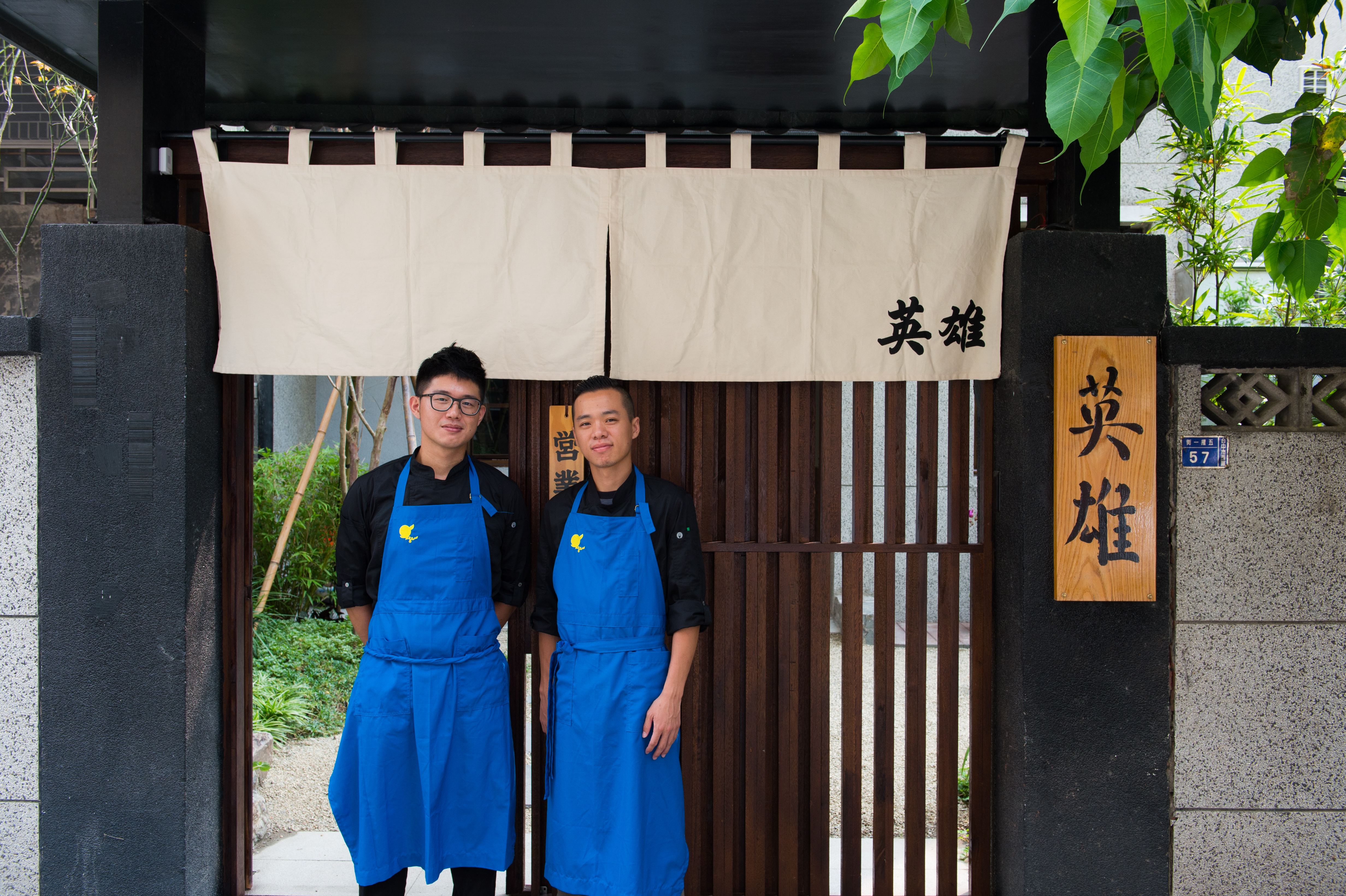 蕭淳元（右）、林凱維（左）為大學同窗，如今一起在台中創業追夢。