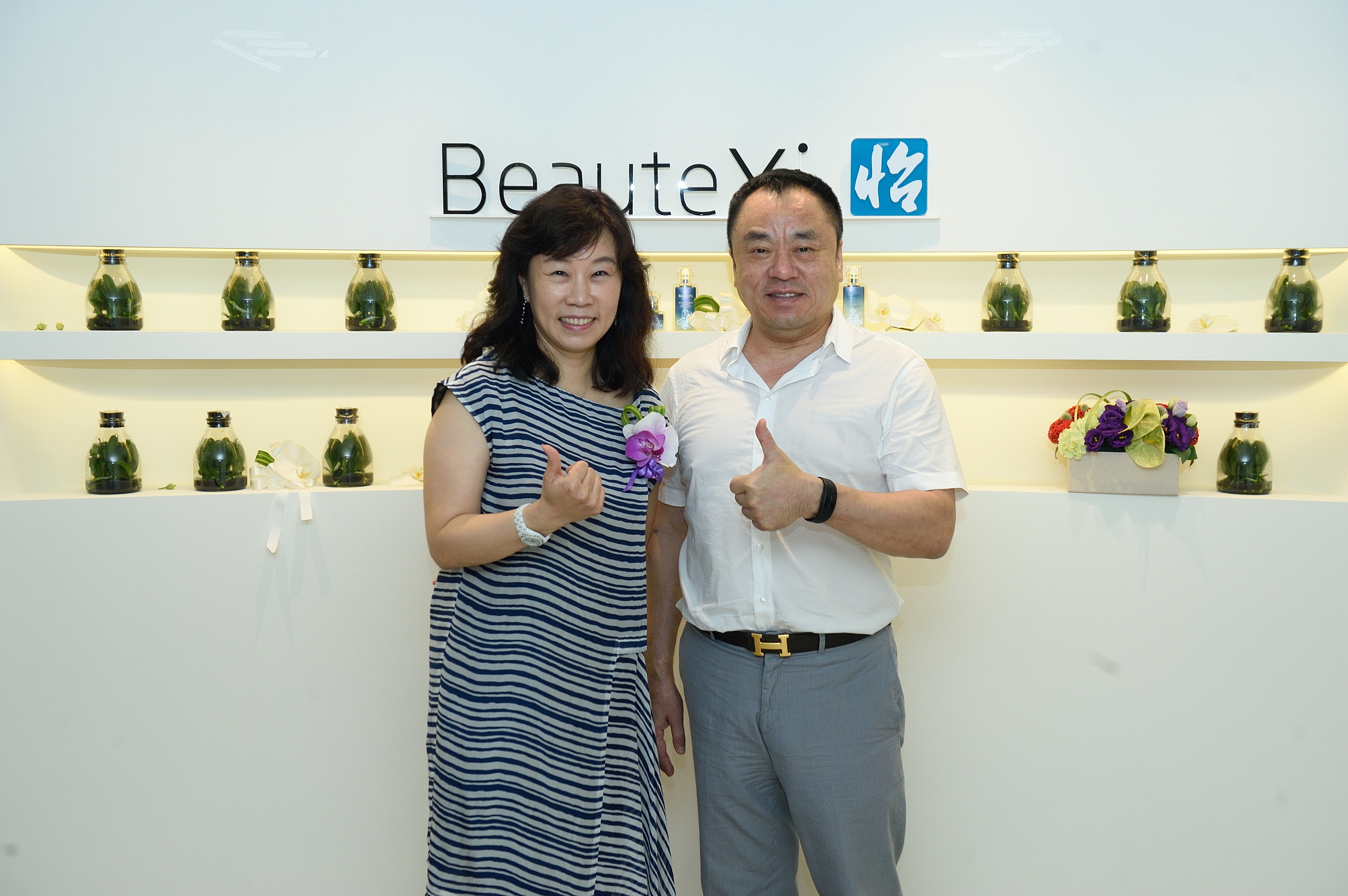 人稱陰宅大王的他　賣起了蘭花保養品