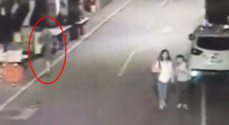 鎖定女高中生尾隨遛鳥　男被逮：不知怎麼會露出來