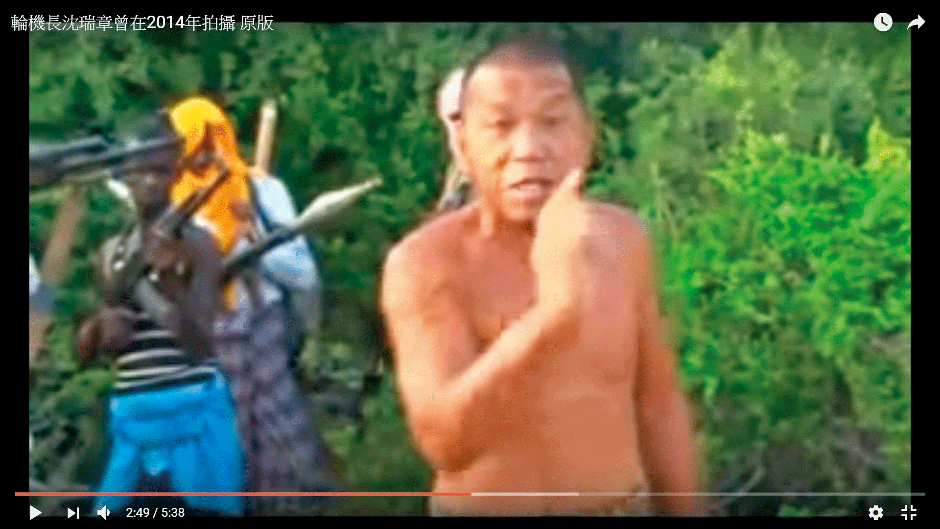 海盜拍攝影片中唯一曝光的影片裡,還可以看出沈瑞章體格壯碩,但遭獲釋時卻已消瘦,醫院體檢後發現竟比出國前銳減30公斤。(翻攝畫面)