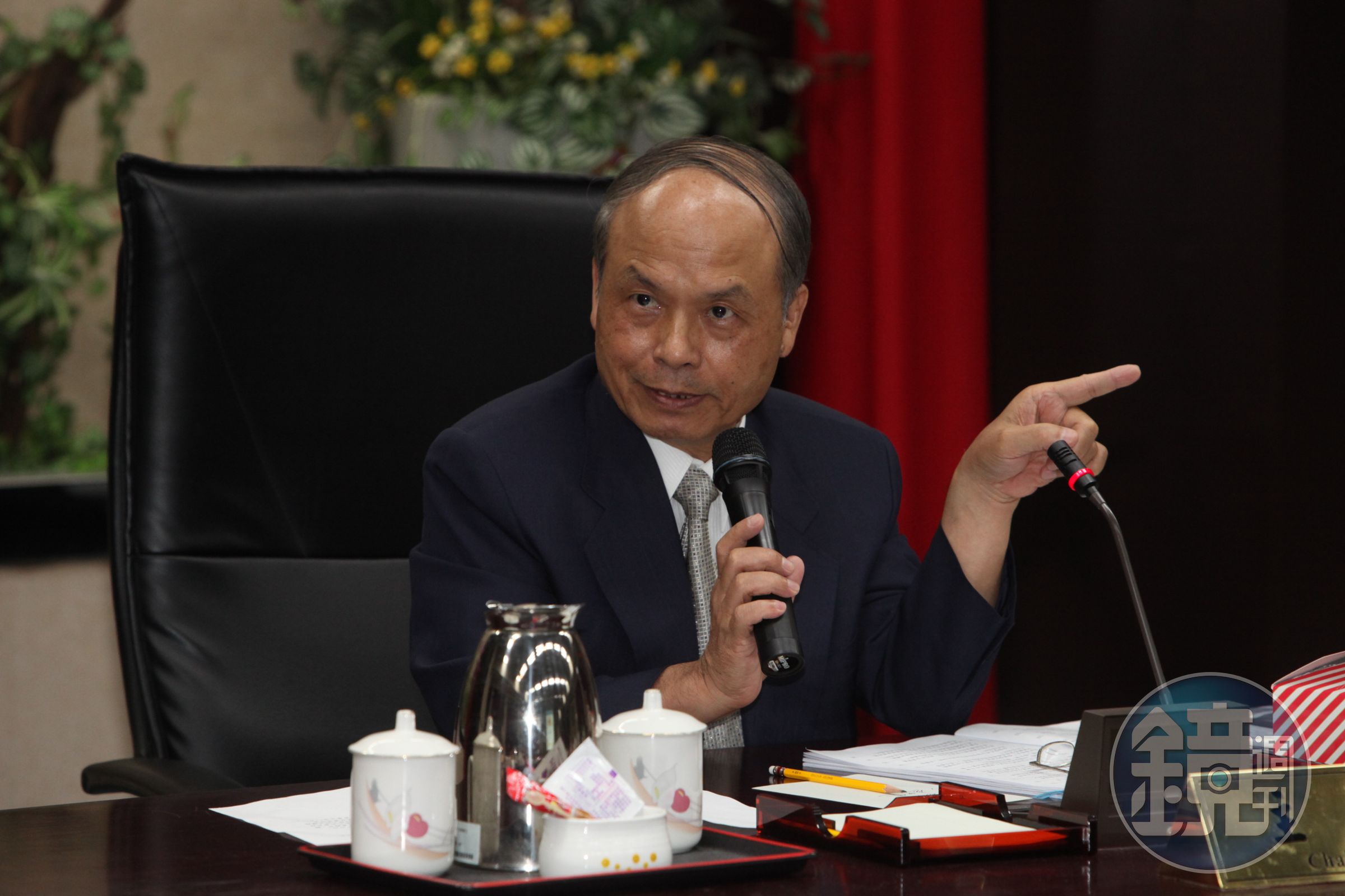 前財政部長張盛和對台新金併彰銀案態度強硬，曾說過就算他不當部長，也不可能讓台新金併彰銀。