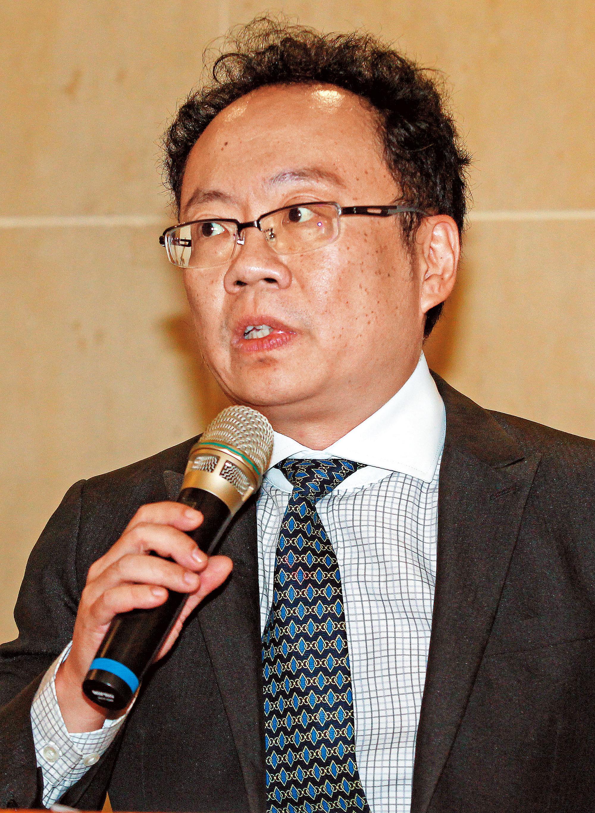 台數科小股東委託律師劉煌基質疑台數科以小搏大，有炒股之嫌。