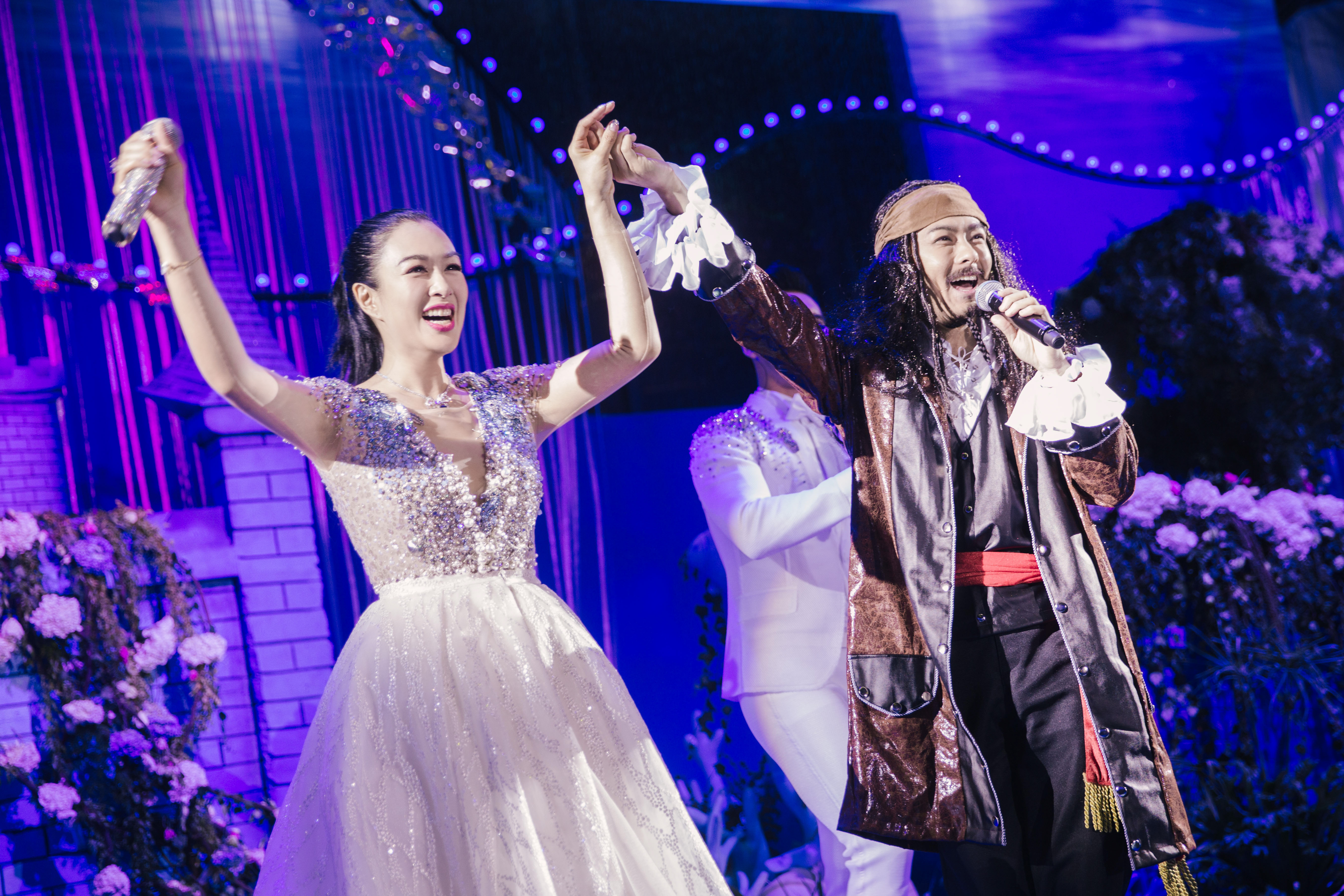 鍾麗緹大婚　林志穎扮海盜獻祝福