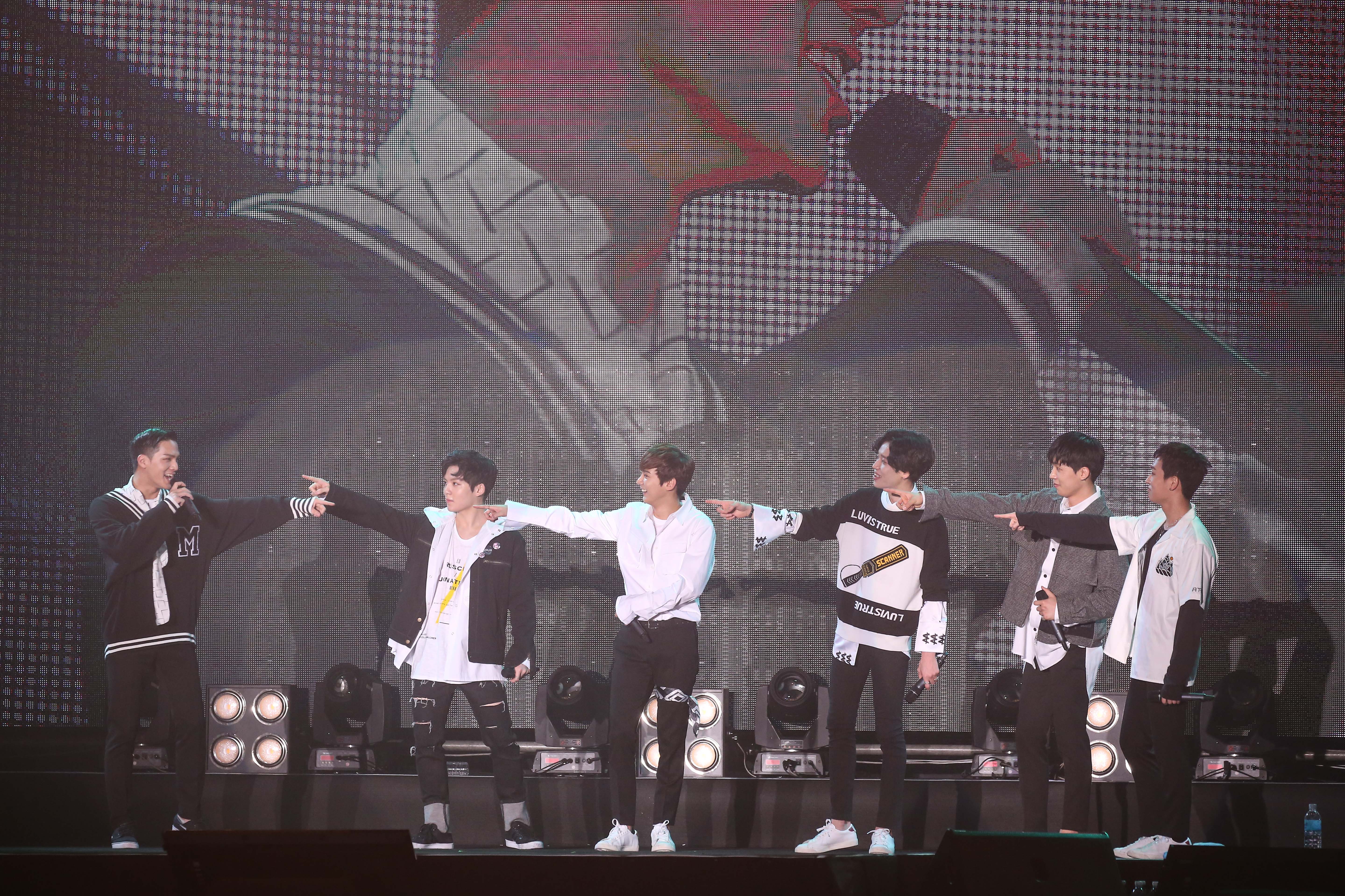 時隔2年開唱 TEENTOP 與粉絲玩浪漫