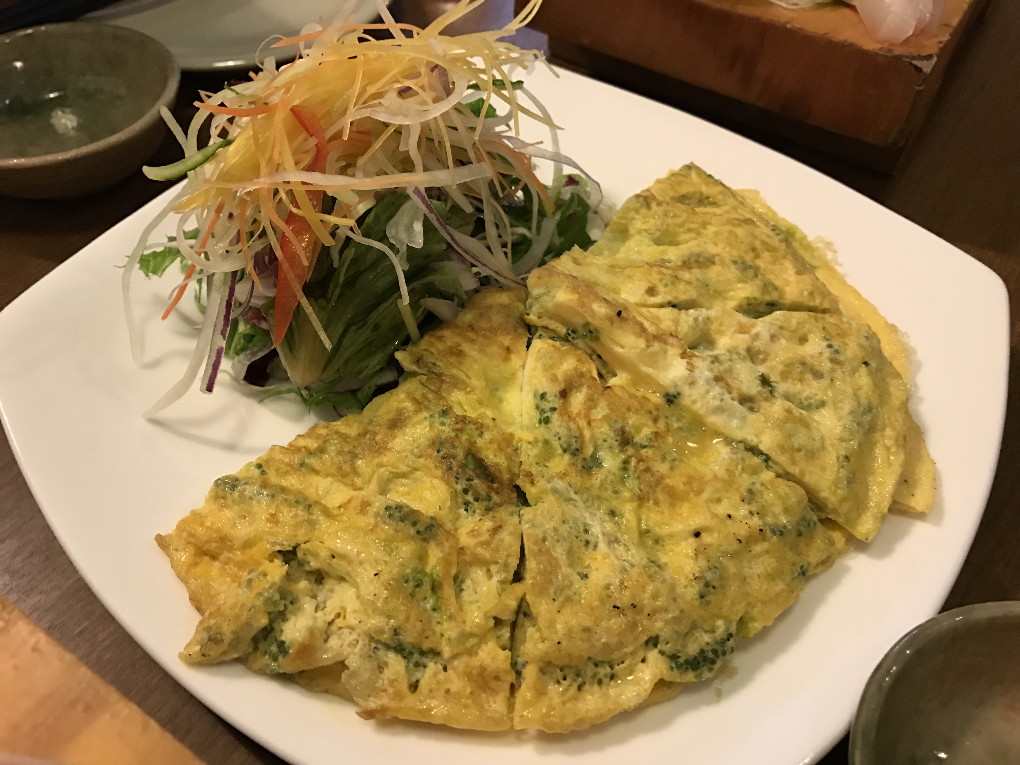 海葡萄放進蛋液中煎熟卻能保有鮮脆口感，靠的是南島食樂園的不外傳密技。