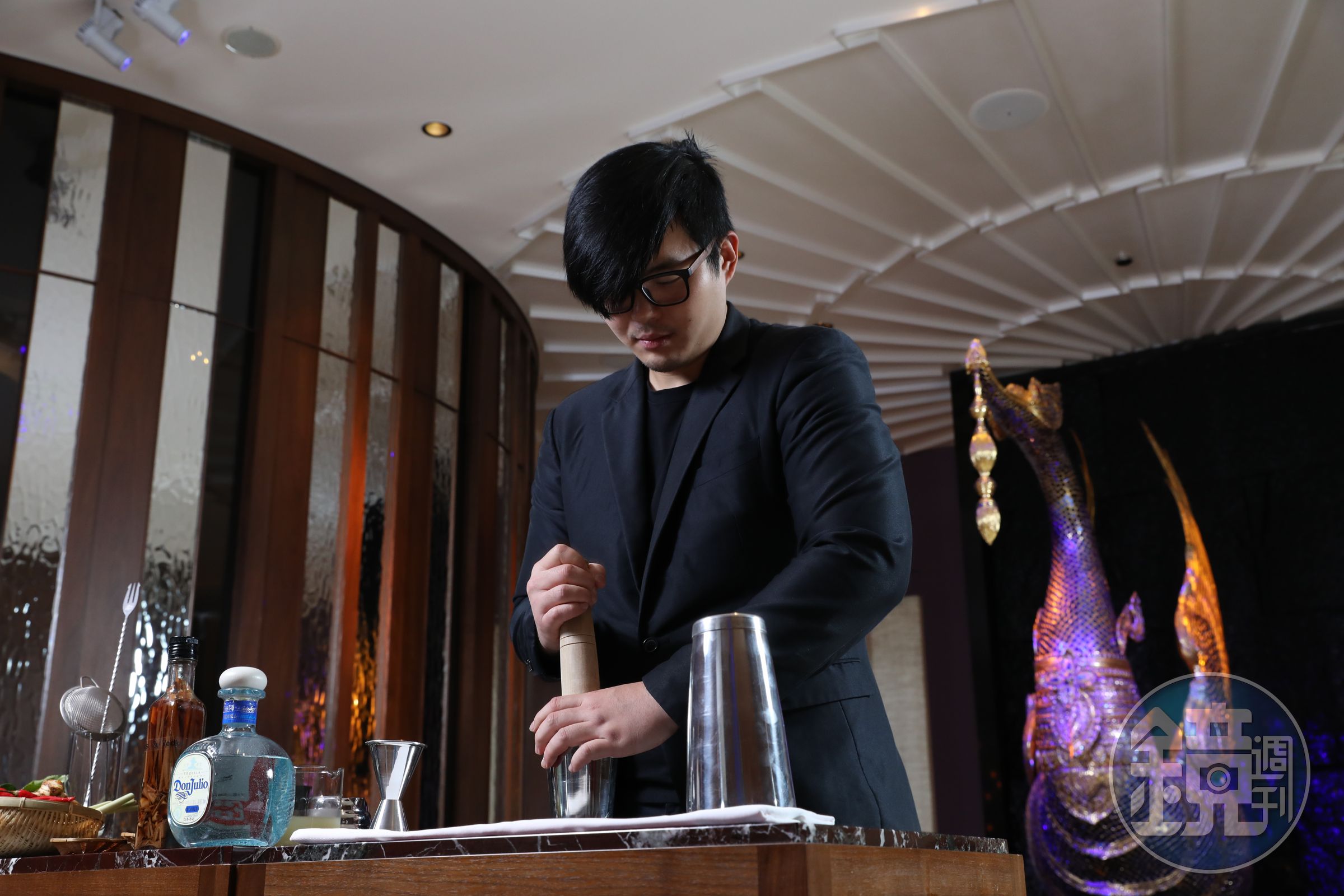 劉明杰Tom的調酒歷7年，曾任文華東方酒店Bencotto義大利餐廳吧台主管，2015年獲帝亞吉歐世界頂尖調酒大賽（Diageo World Class）台灣區第5名，2016年百加得傳世雞尾酒大賽（Bacardi Legacy Cocktail Competition）台灣區前八強，目前積分排名第二。