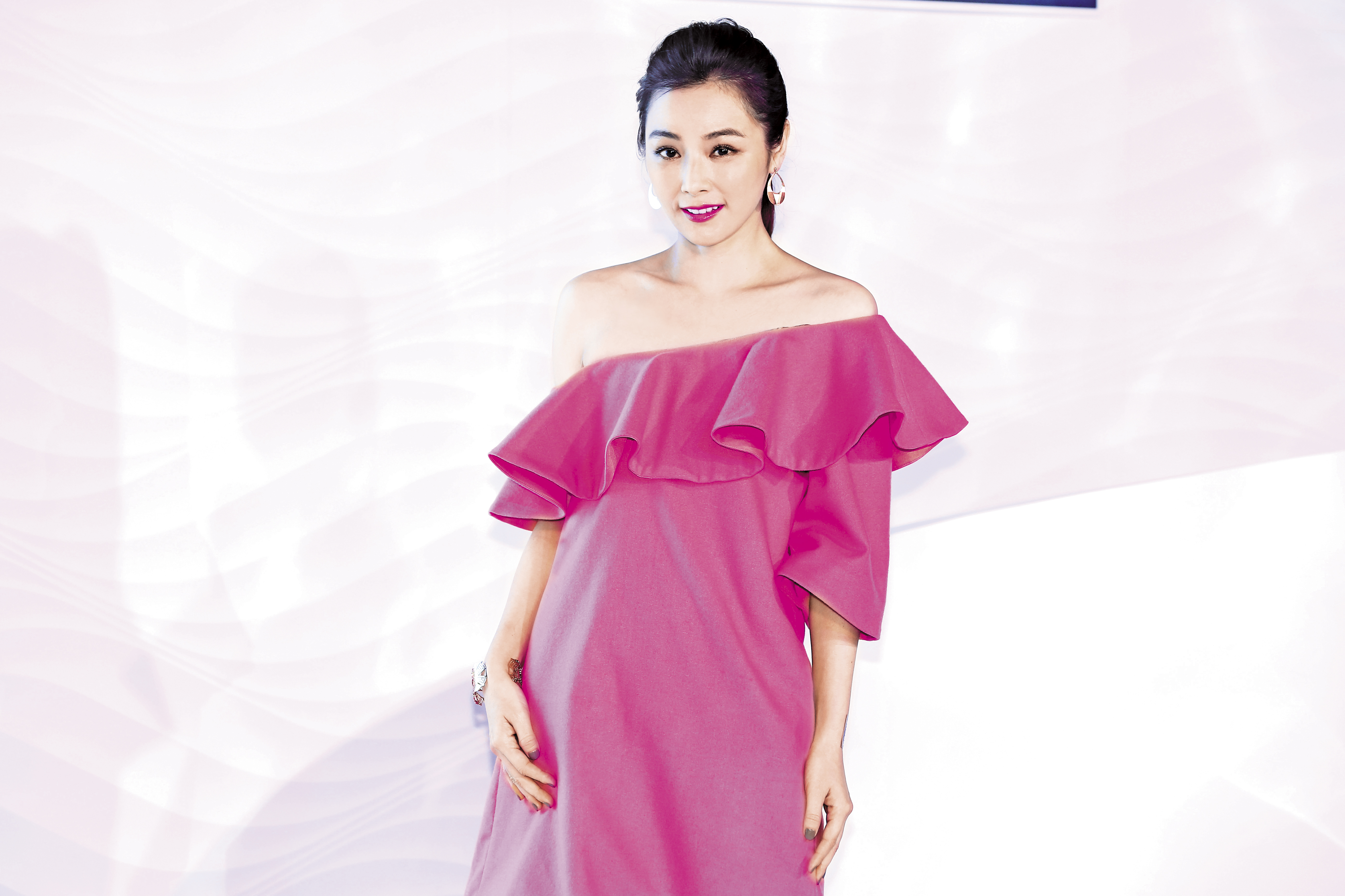 【搶鏡頭】亞綸柔情氣勢收　怡蓉新婚孕味濃