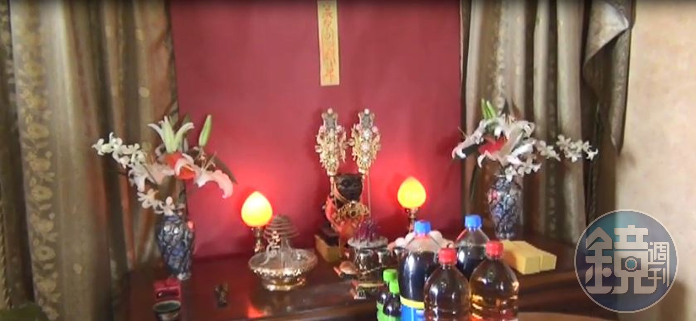 戴嫌安置的虎爺神明壇，企圖祈求不義之財。