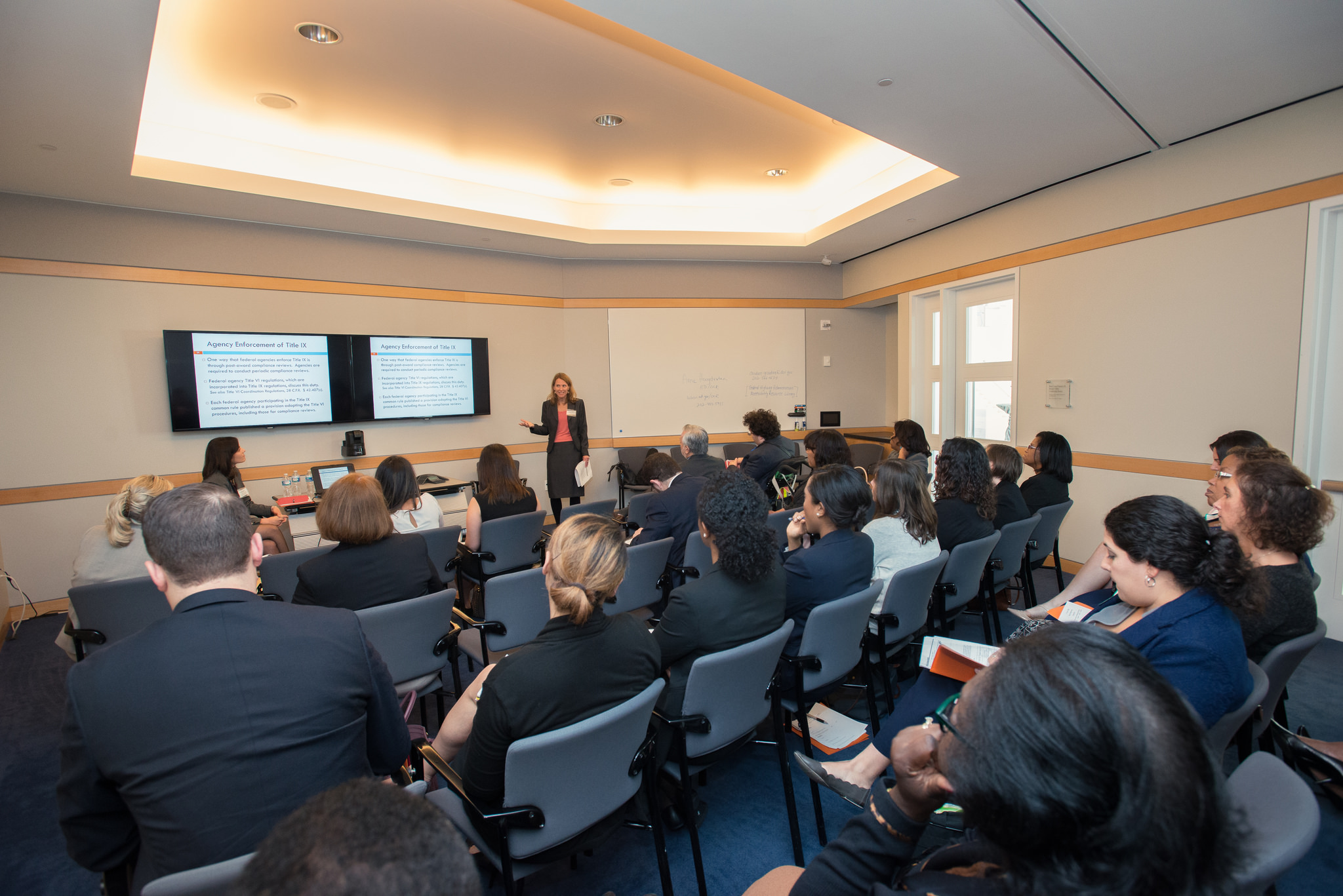 砍退休金凍結人事　川普挑戰美國鐵飯碗