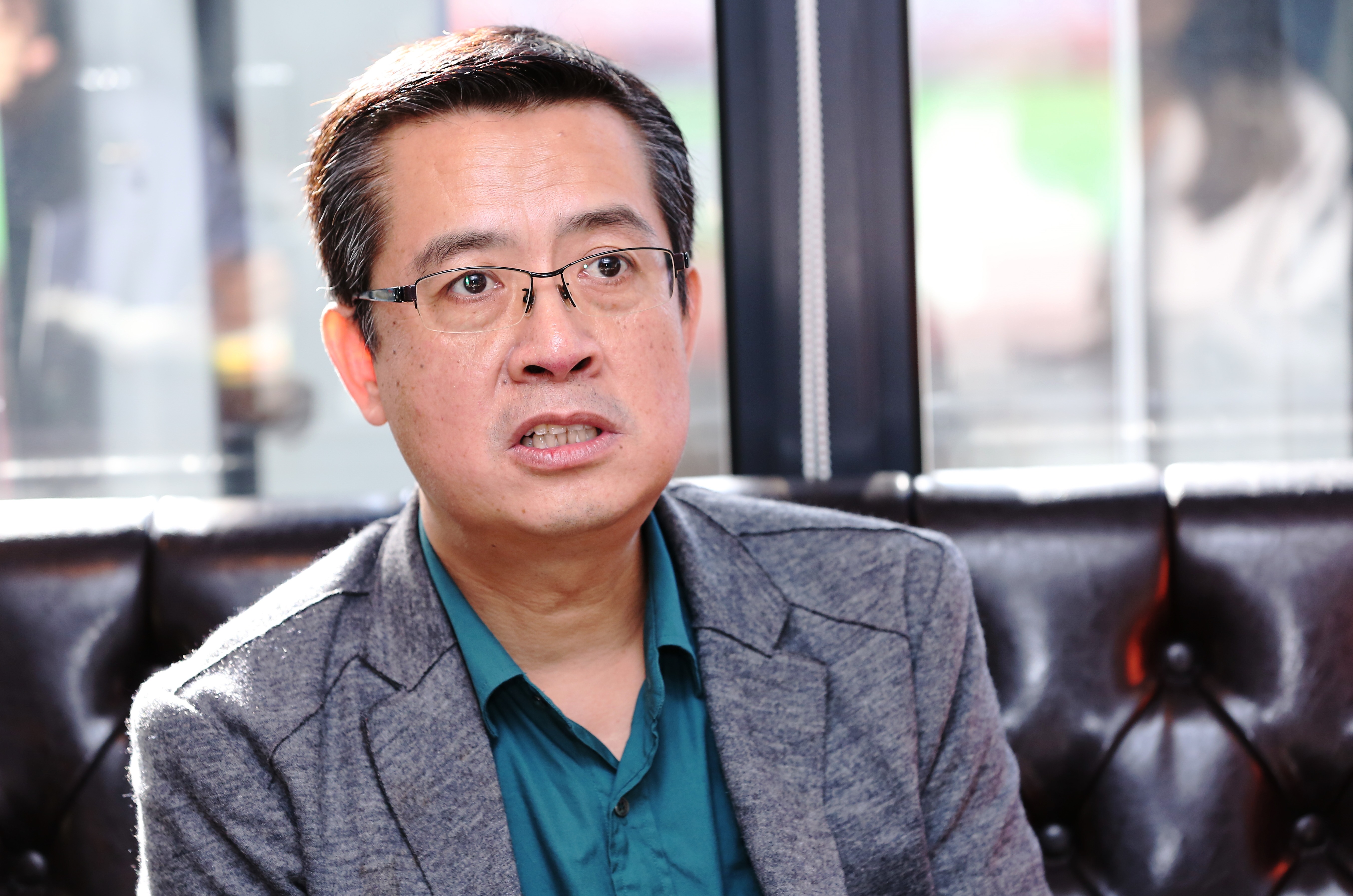 《不成問題的問題》編導梅峰　大力聲援范偉拿獎