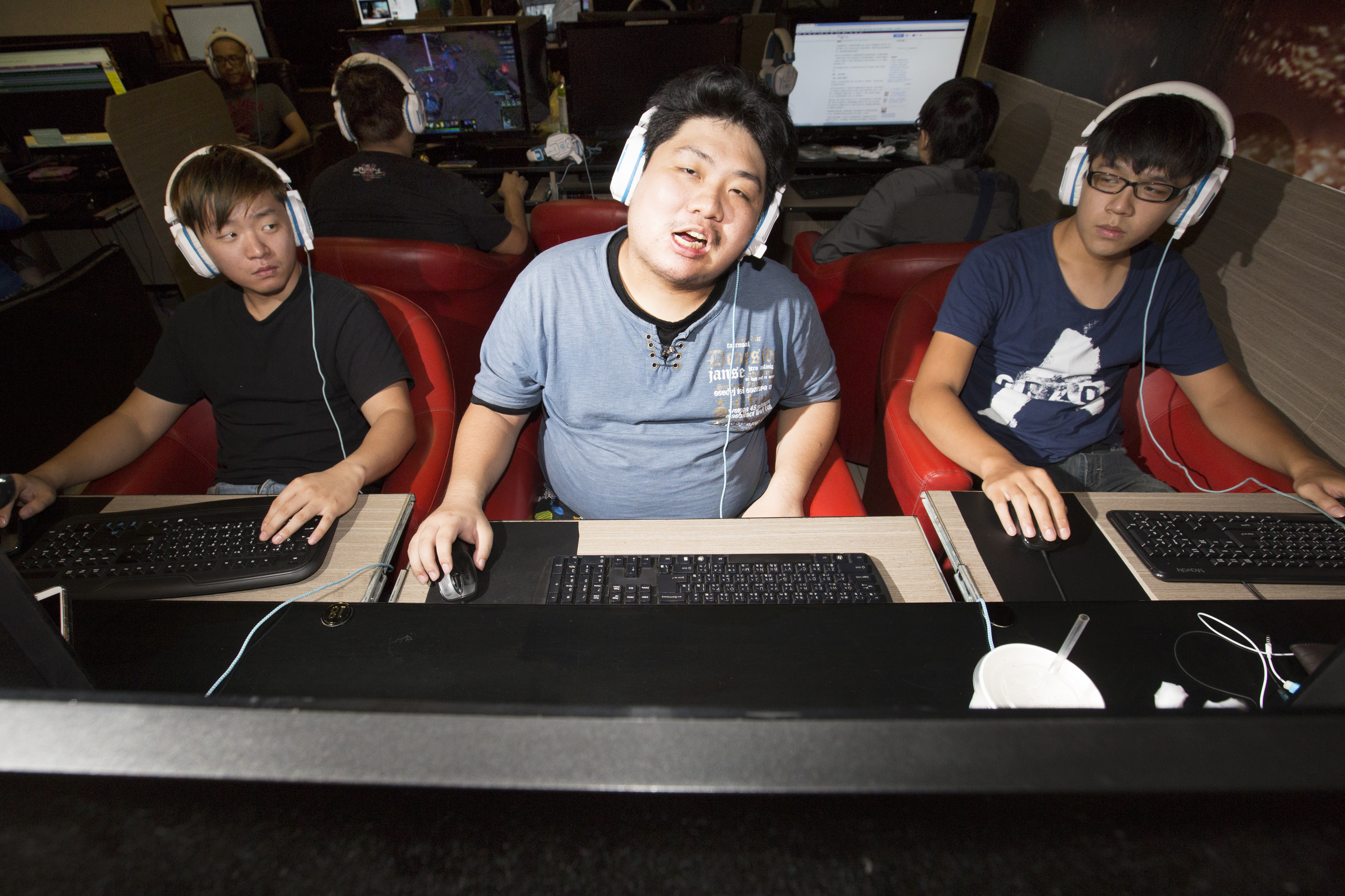 【統神入鏡】吊嗄內褲配武功 台灣最威實況主－－亞洲統神