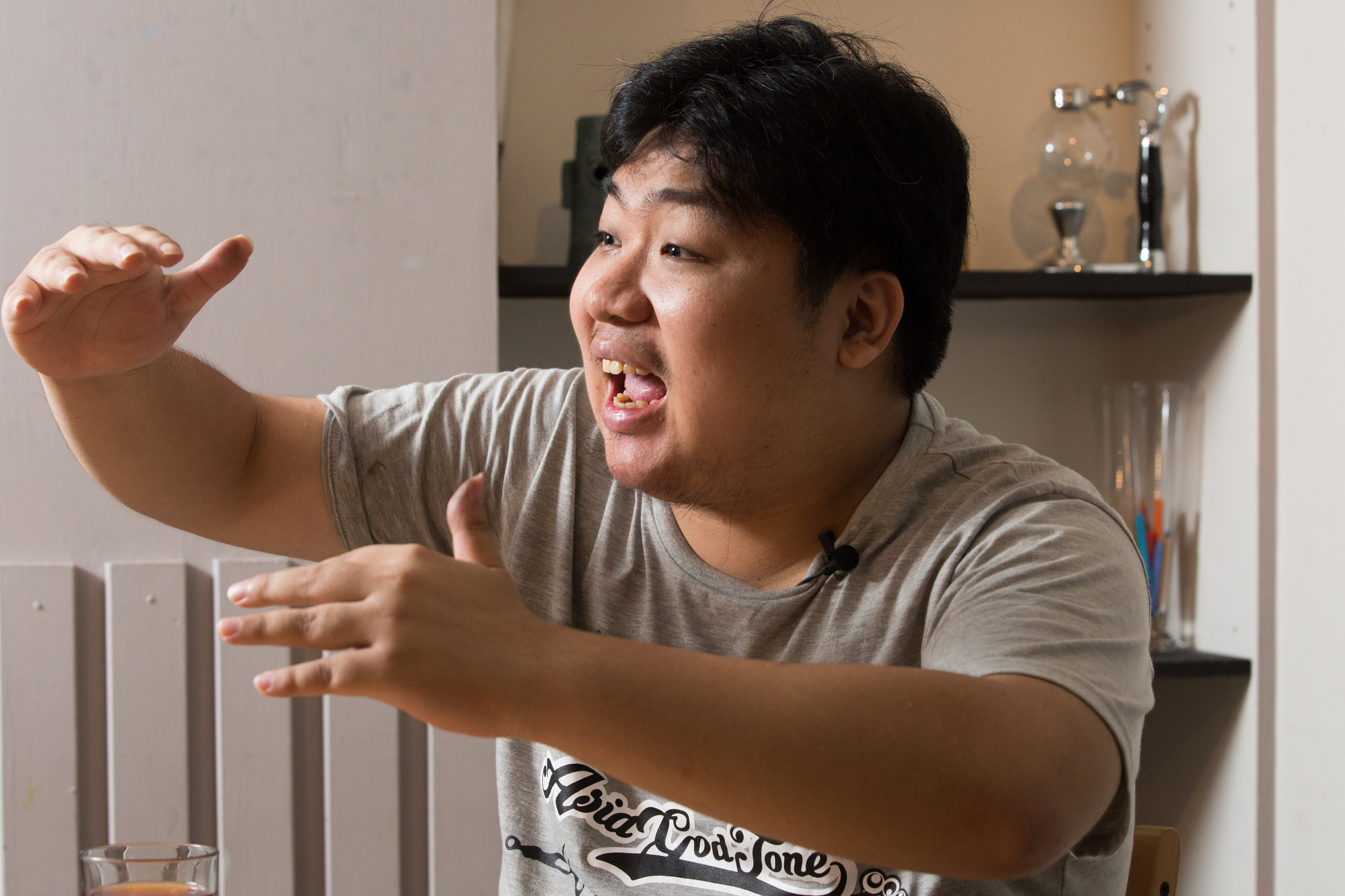 我們不像藝人，想跨界就跨界