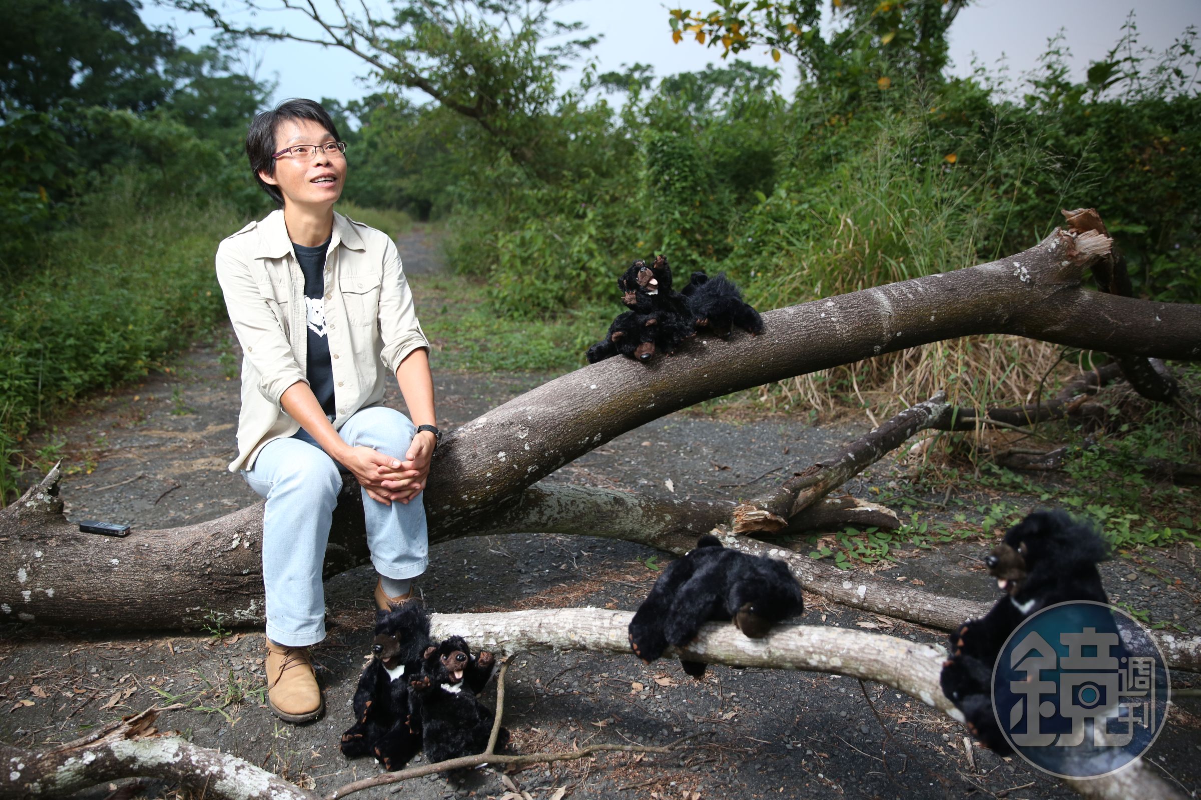 「黑熊媽媽」黃美秀近年不斷在各媒體呼籲，千萬不要再迷信熊掌、熊膽粉的食補療效，懇請給「大家的」台灣黑熊一點生存空間。