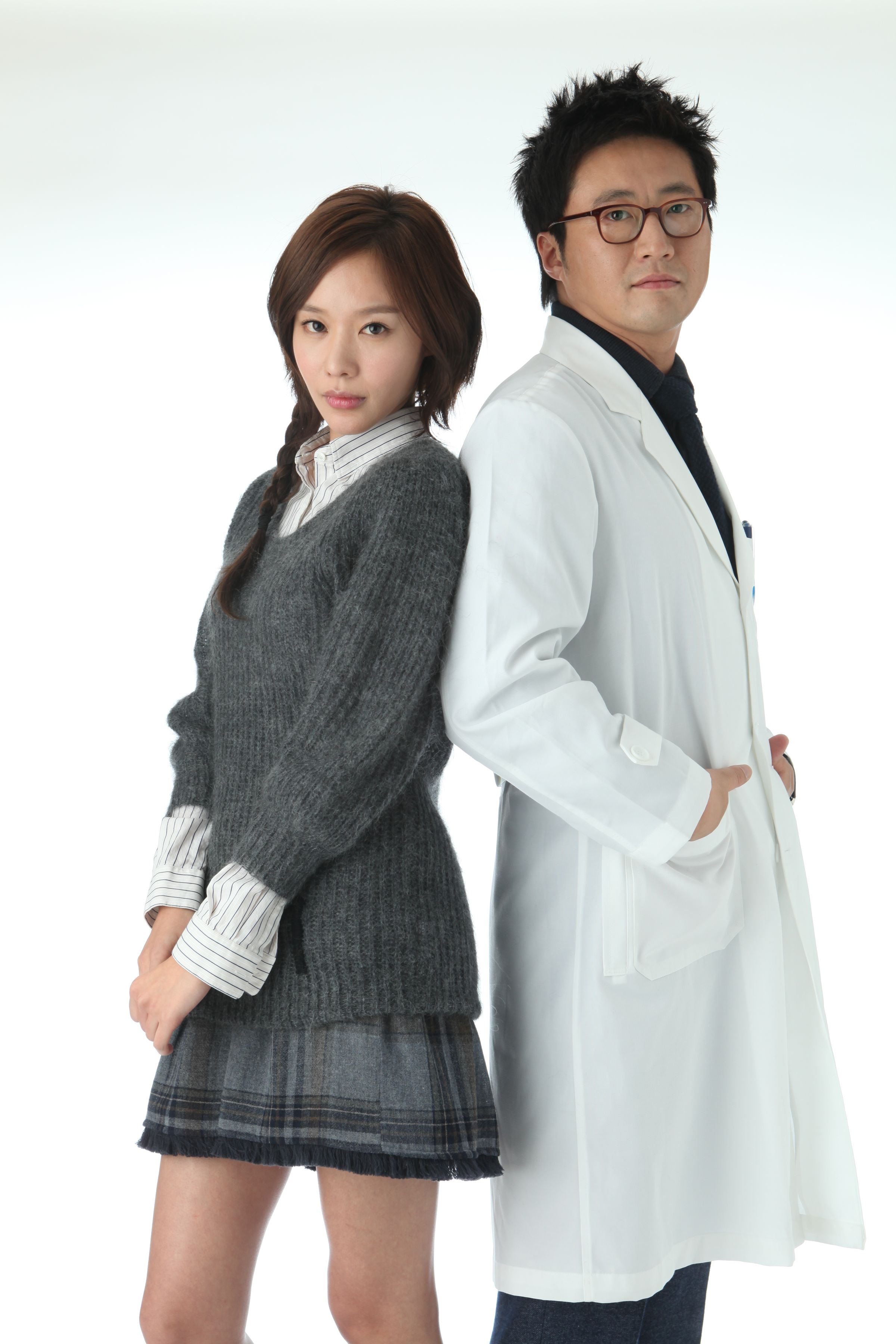 《Sign訊號》不以愛情為主，男女主角朴新陽、金亞中只有淡淡的師徒情愫。