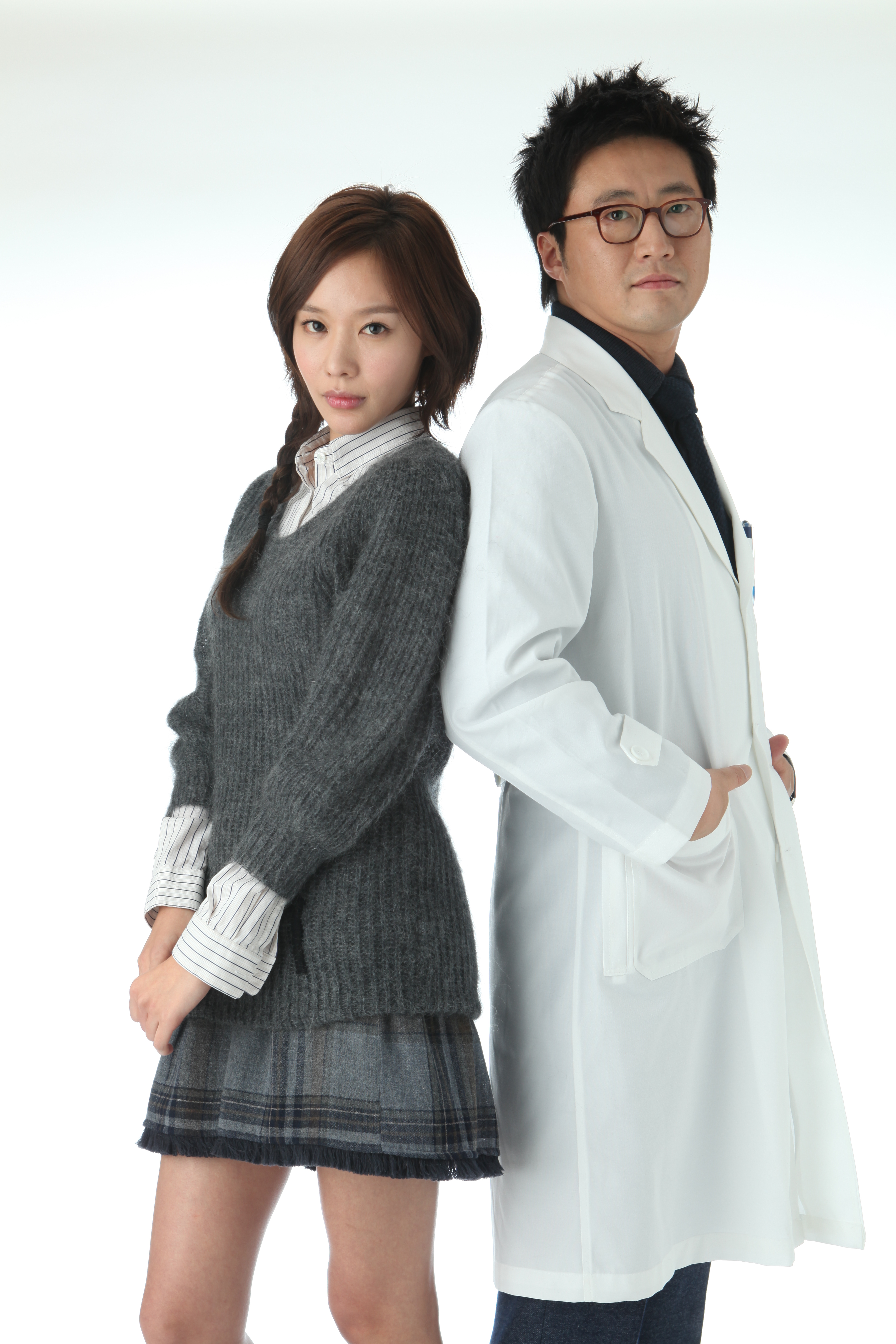 《Sign訊號》不以愛情為主，男女主角朴新陽、金亞中只有淡淡的師徒情愫。