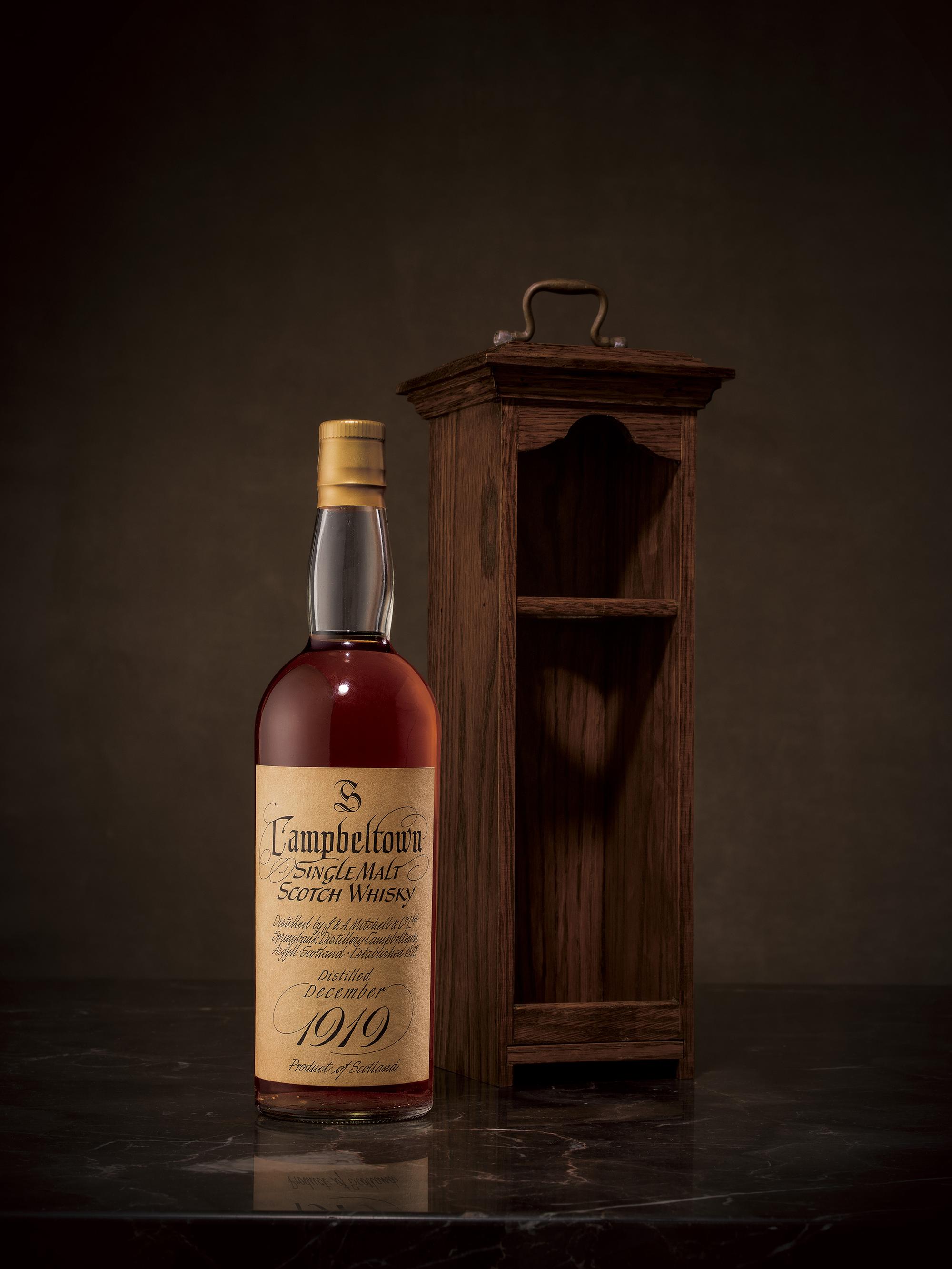 全球最昂貴威士忌雲頂1919(Springbank 1919)以180萬高價拍出。