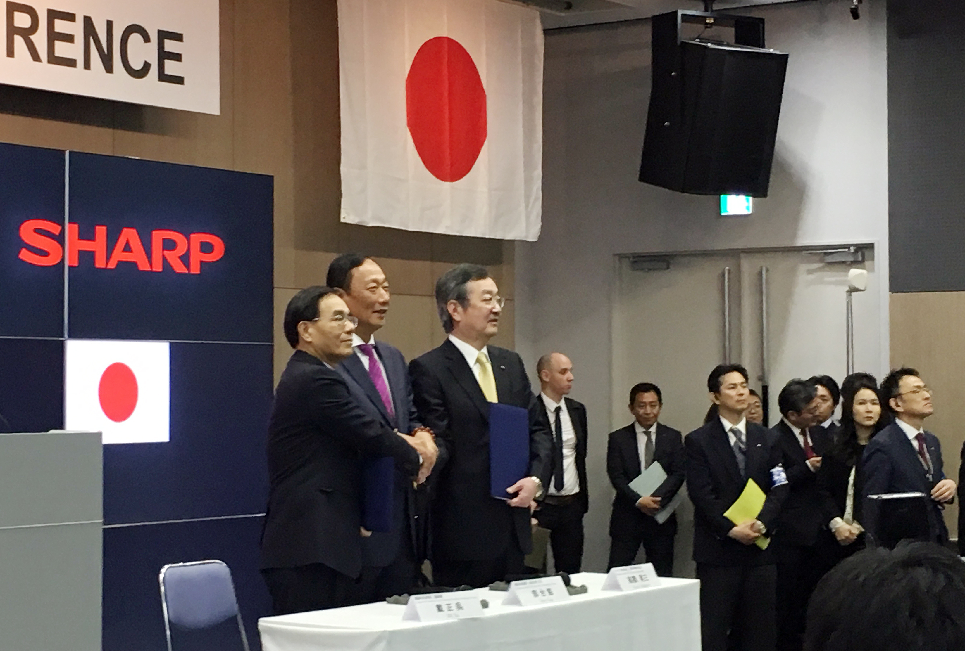 【整頓群創】郭台銘的新歡與舊愛　夏普、群創兩樣情