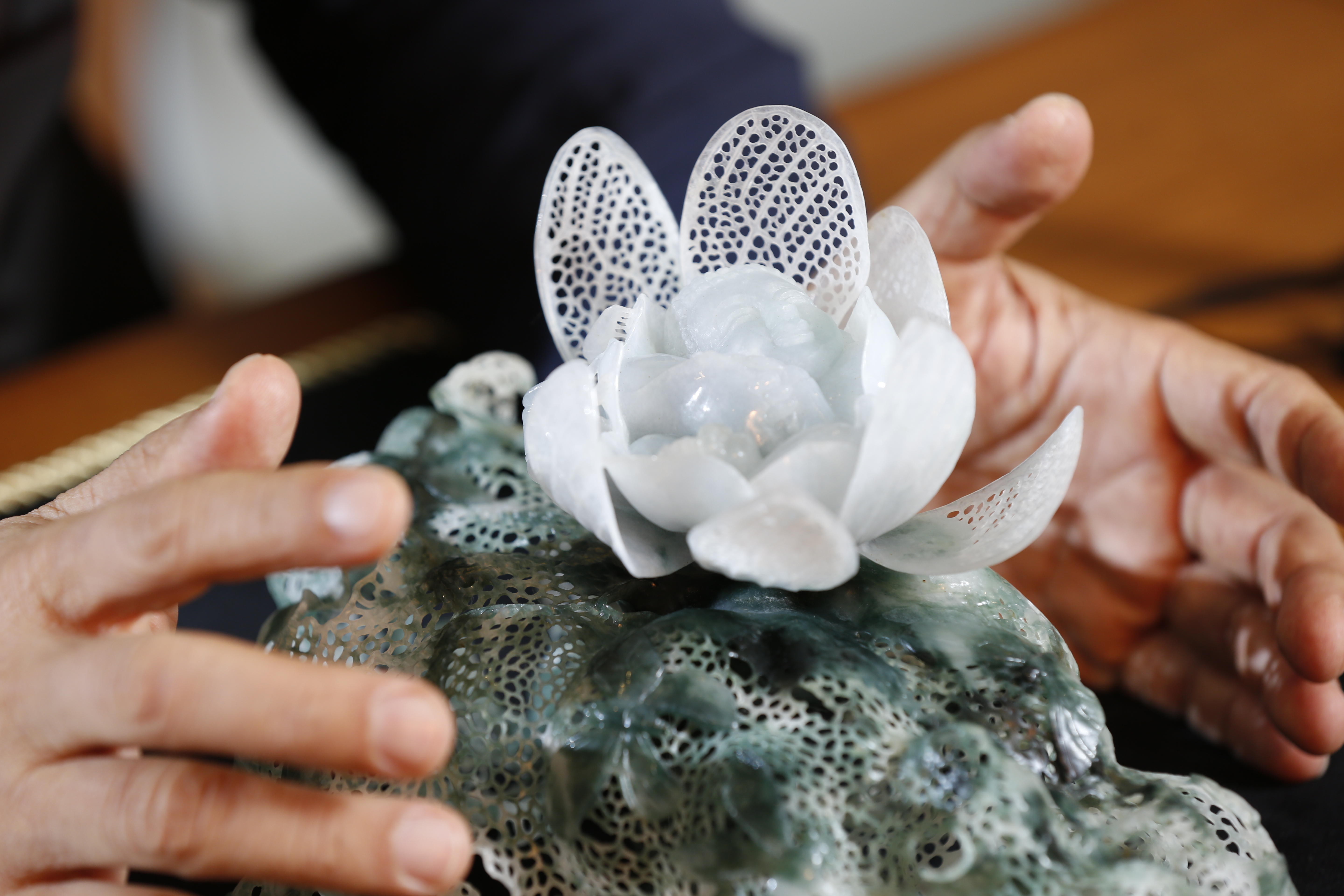 【翡翠王子】重返台灣藝品界　新作《人間福報》首度亮相