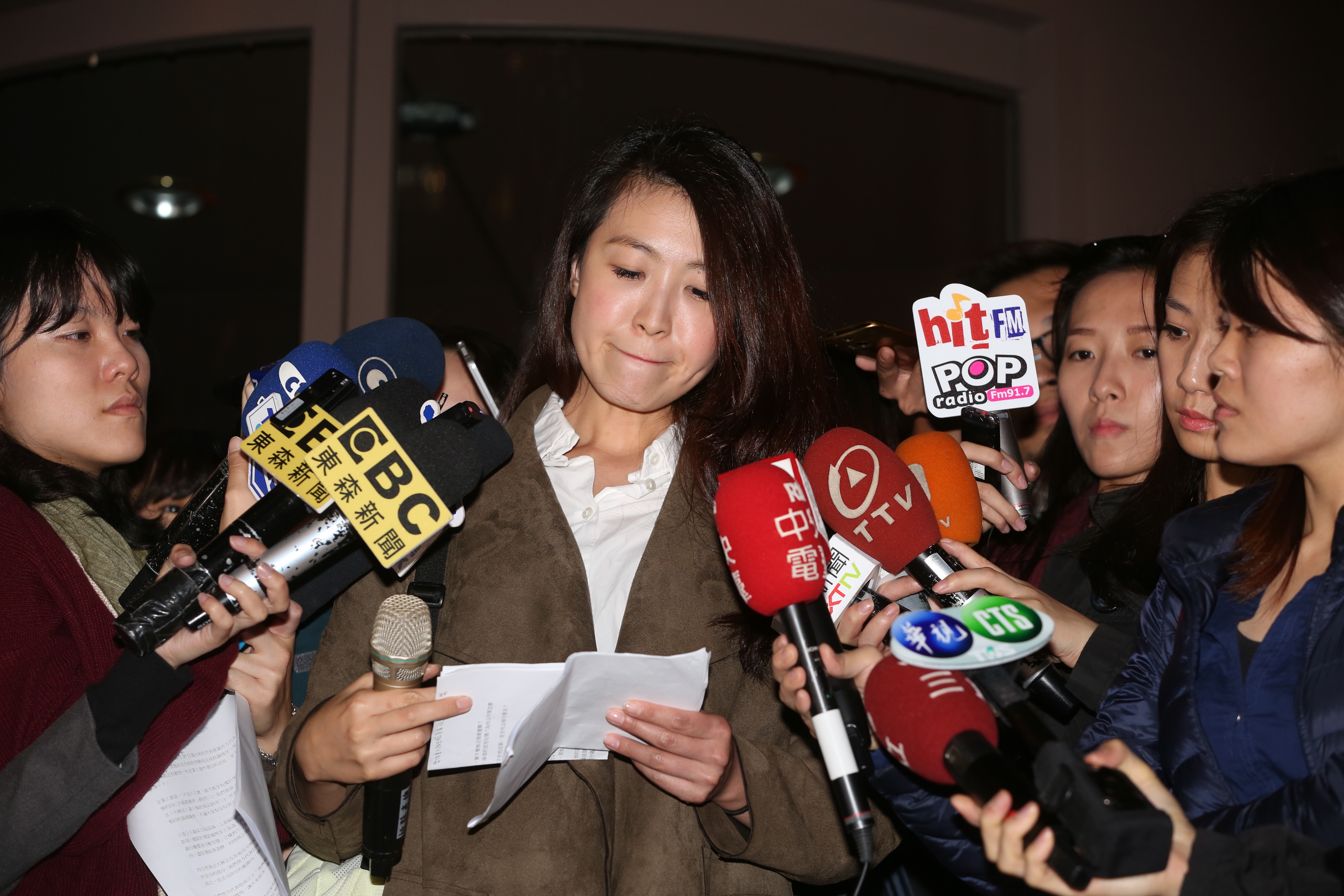 復興航空工會副理事長龐閔憶認為，員工應該得到更好的資遣條件。