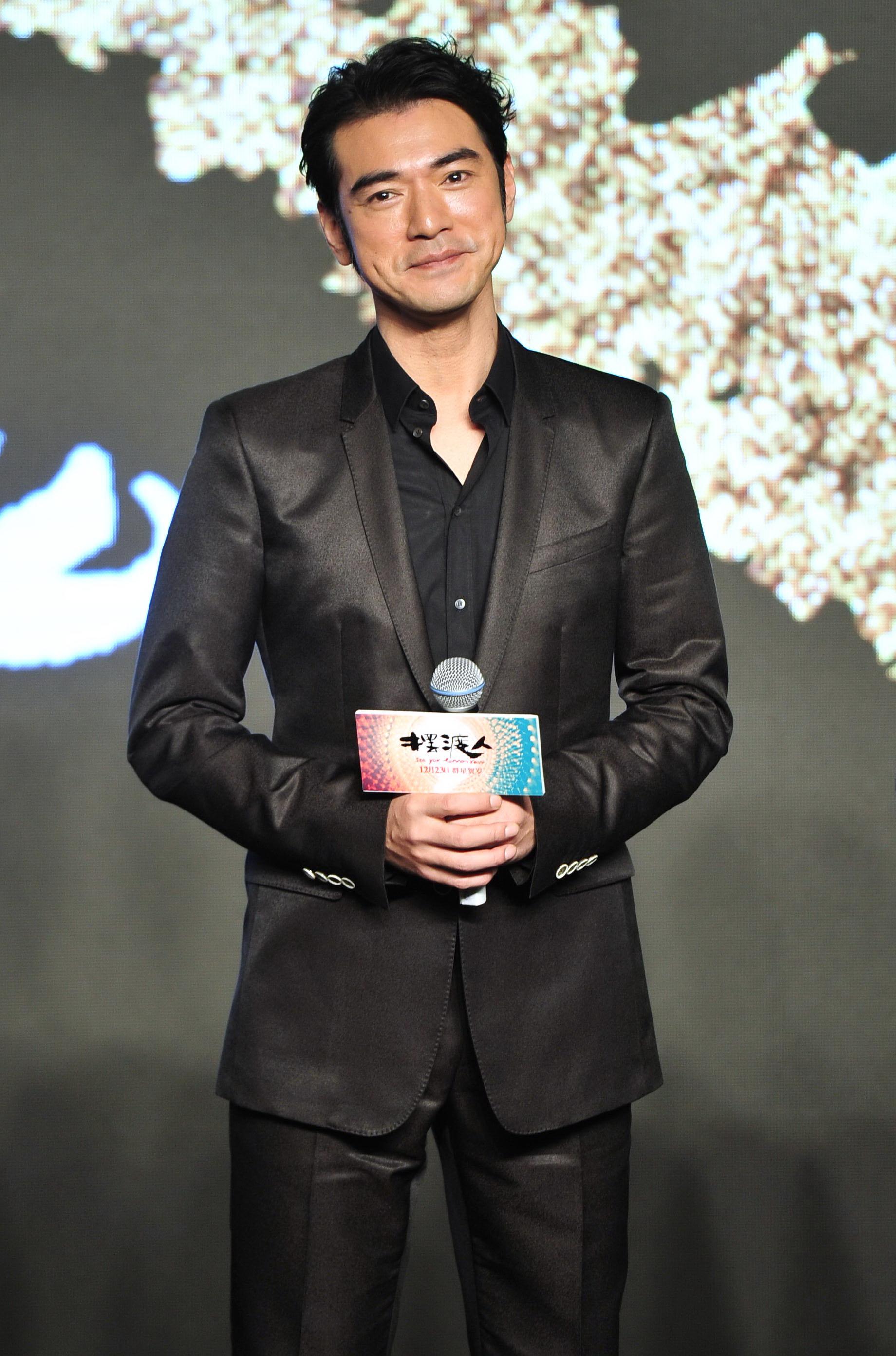 周冬雨跟金城武最近合演《男人手冊》。聽說金城武對周冬雨對戲忽然改詞很無法習慣。(東方IC)