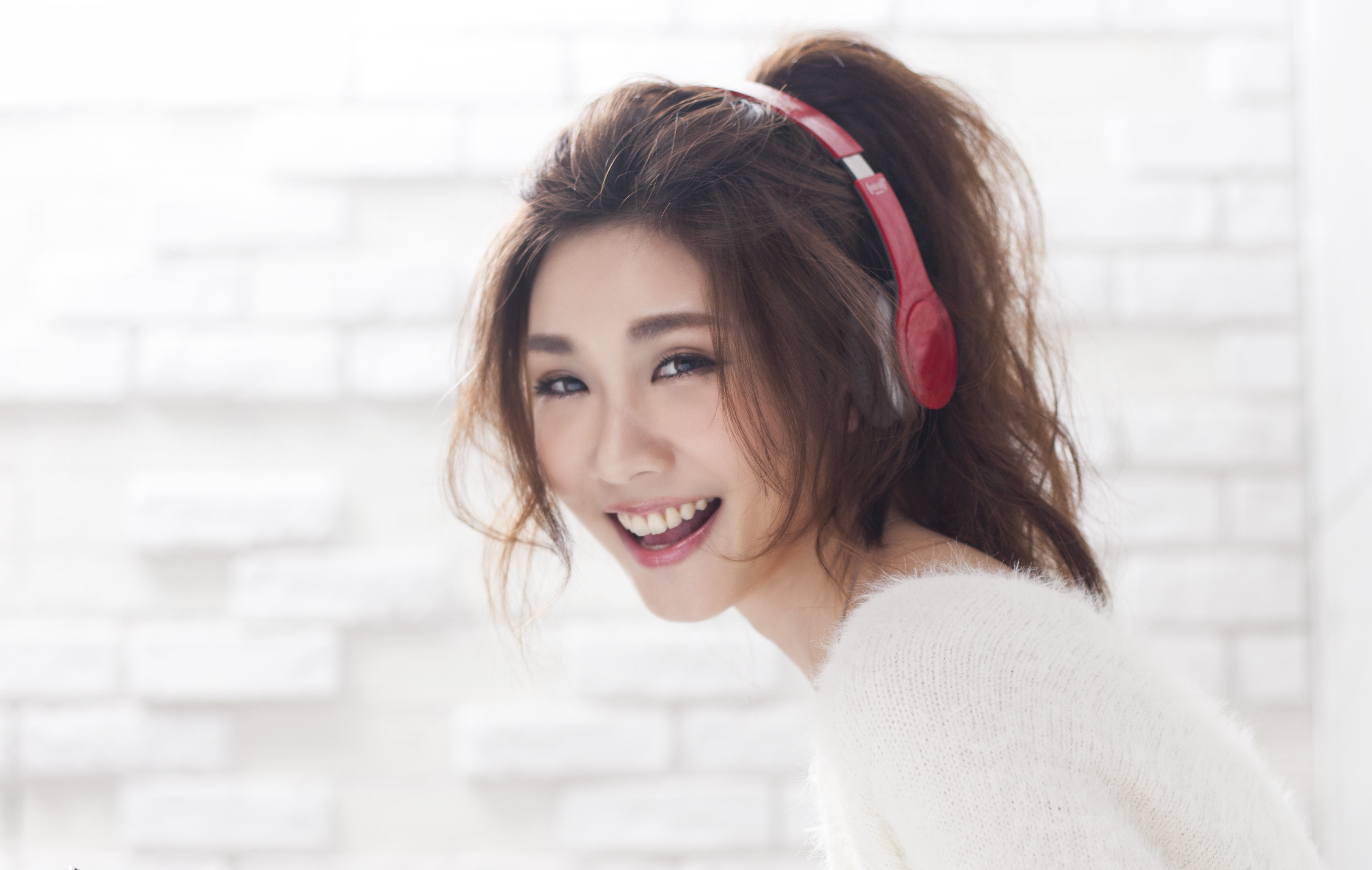 第一電競女網紅張小筑進軍演藝圈　明年推寫真