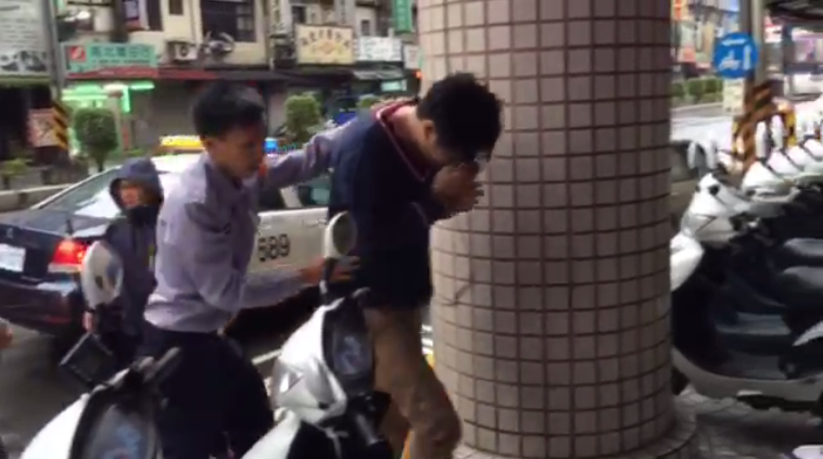 4毒蟲吸茫遭警方包抄　起出大量新興毒品