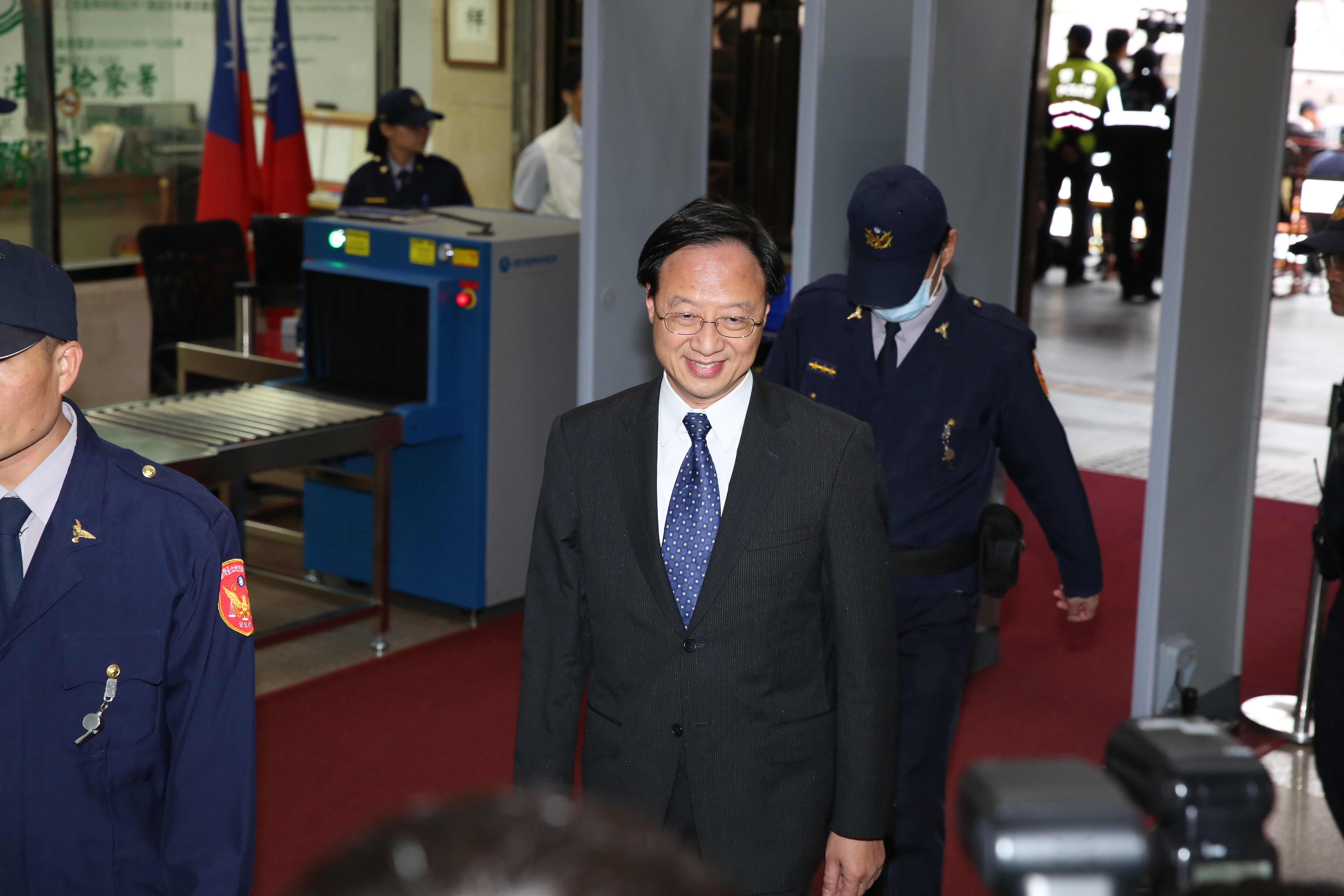 【獨家】上廁所巧遇眨眼　馬英九江宜樺庭外打招呼