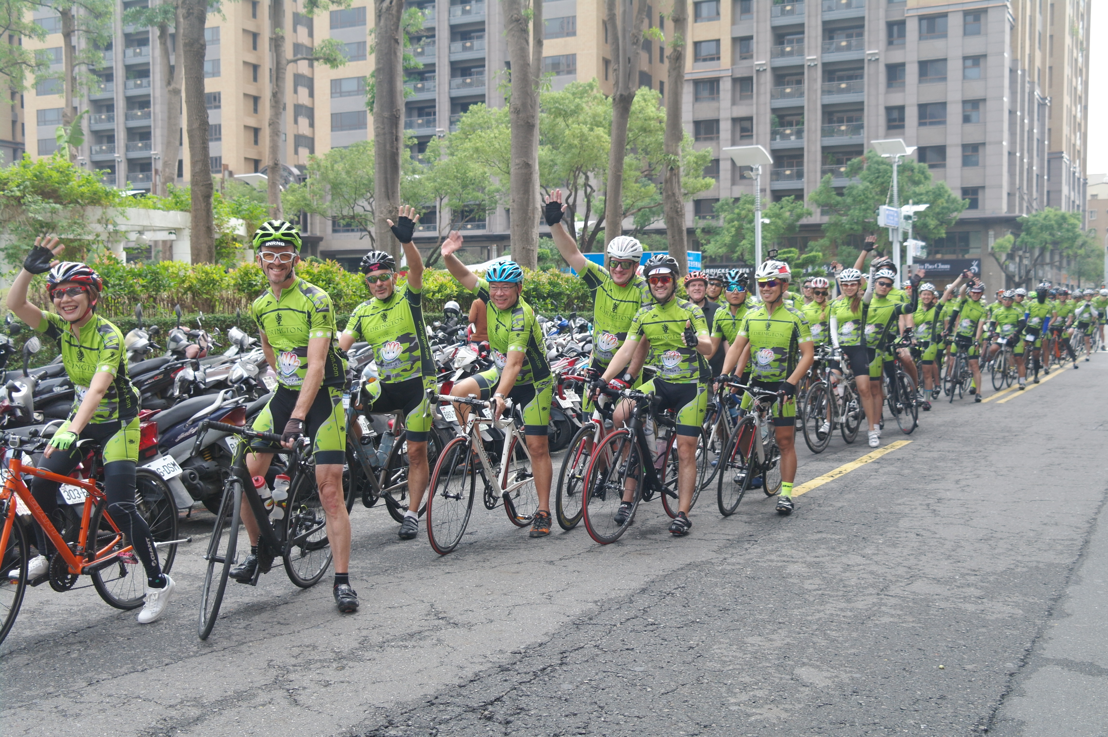 台灣愛丁頓寰盛洋酒取得主辦權，舉辦了為期四天的「為愛而騎 Ride for the Kaohsiung Autism Foundation」公益活動。