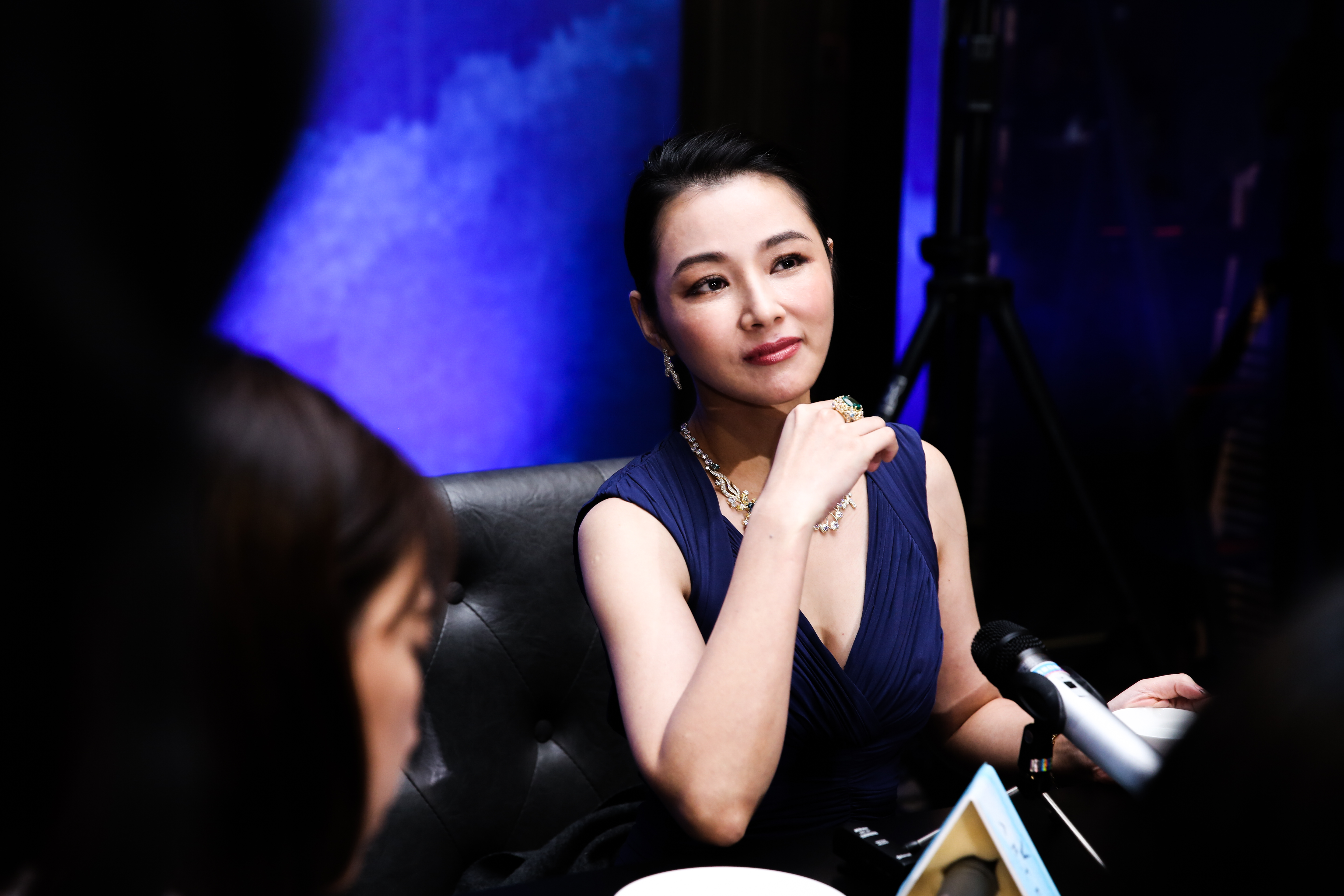 陳怡蓉愛演美人魚　沒事就要老公親親