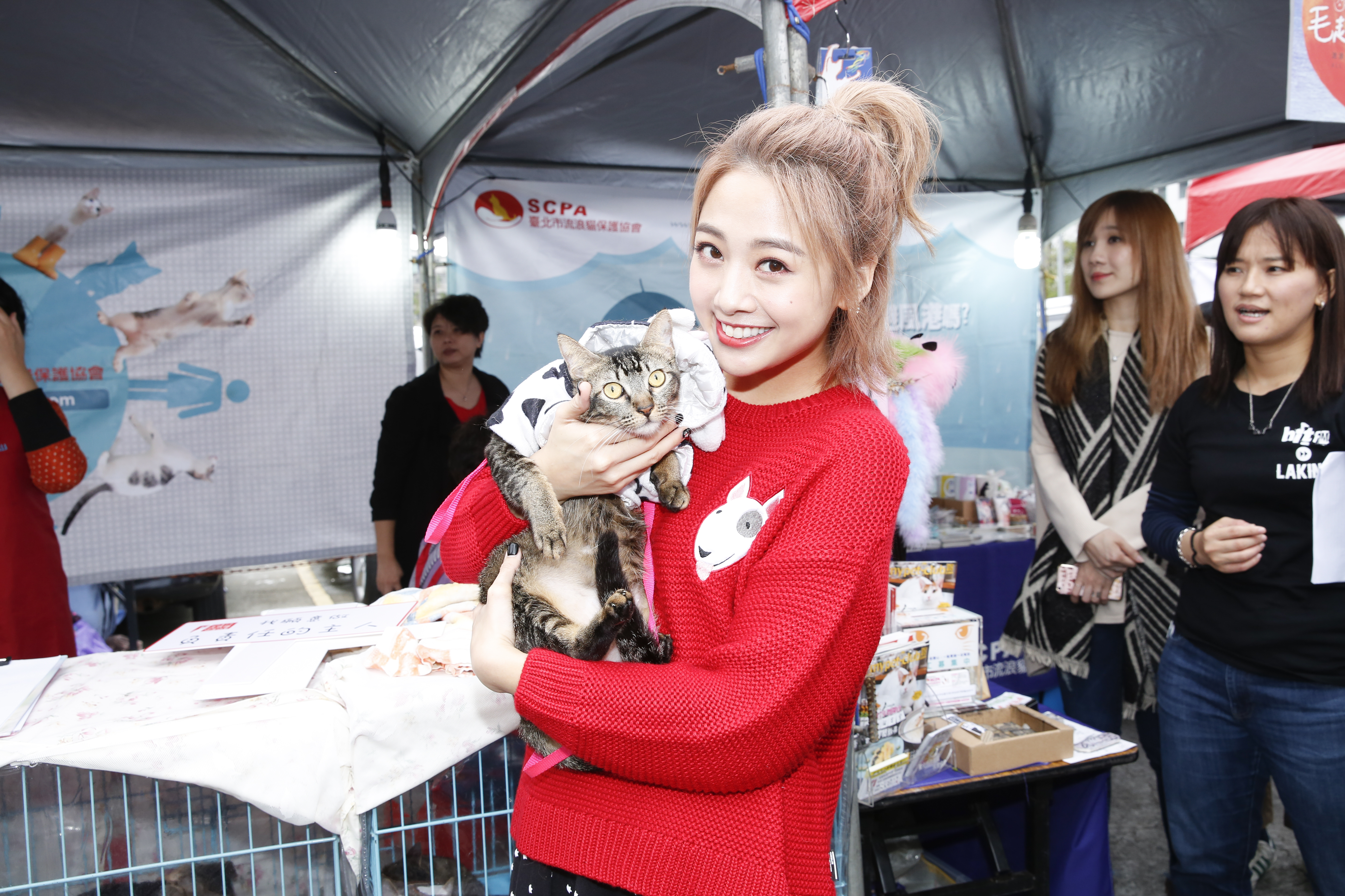 台灣女孩在MAMA後台巧遇　鬼鬼透露周子瑜說...