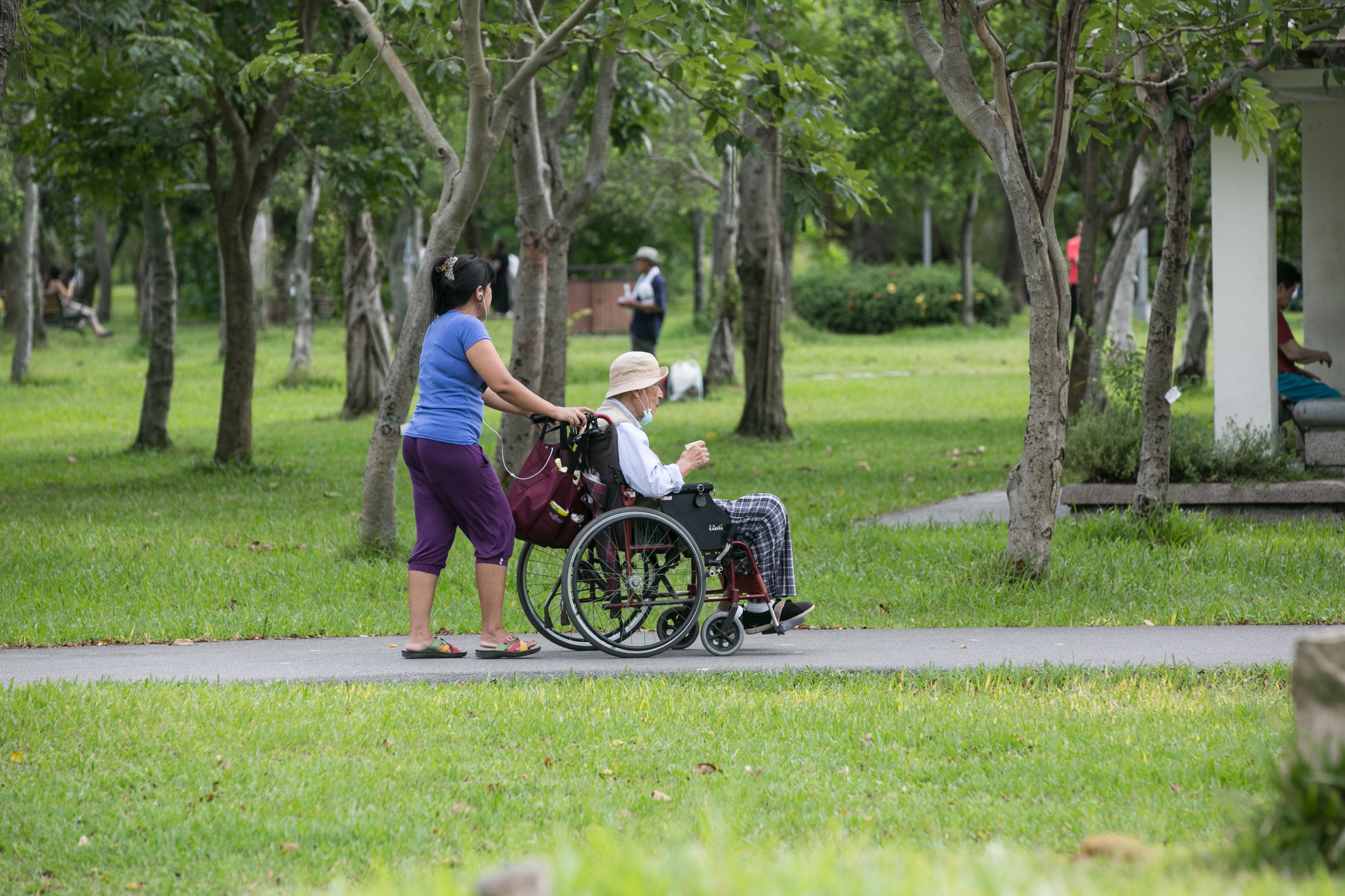 勞保失能給付標準，共分為15個等級，給付金額主要是按照平均日投保薪資計算。