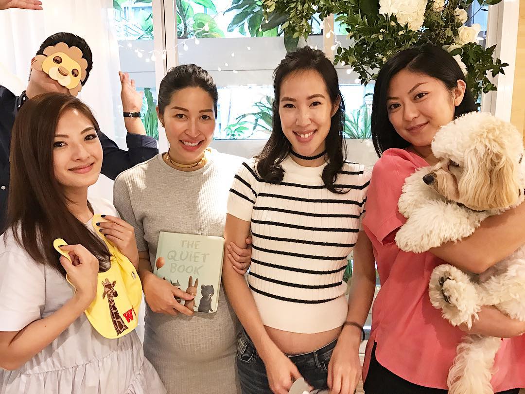 生產前,胡亦蓮好友替她舉行一場派對,慶祝她要當媽媽。(翻攝自Instagram)