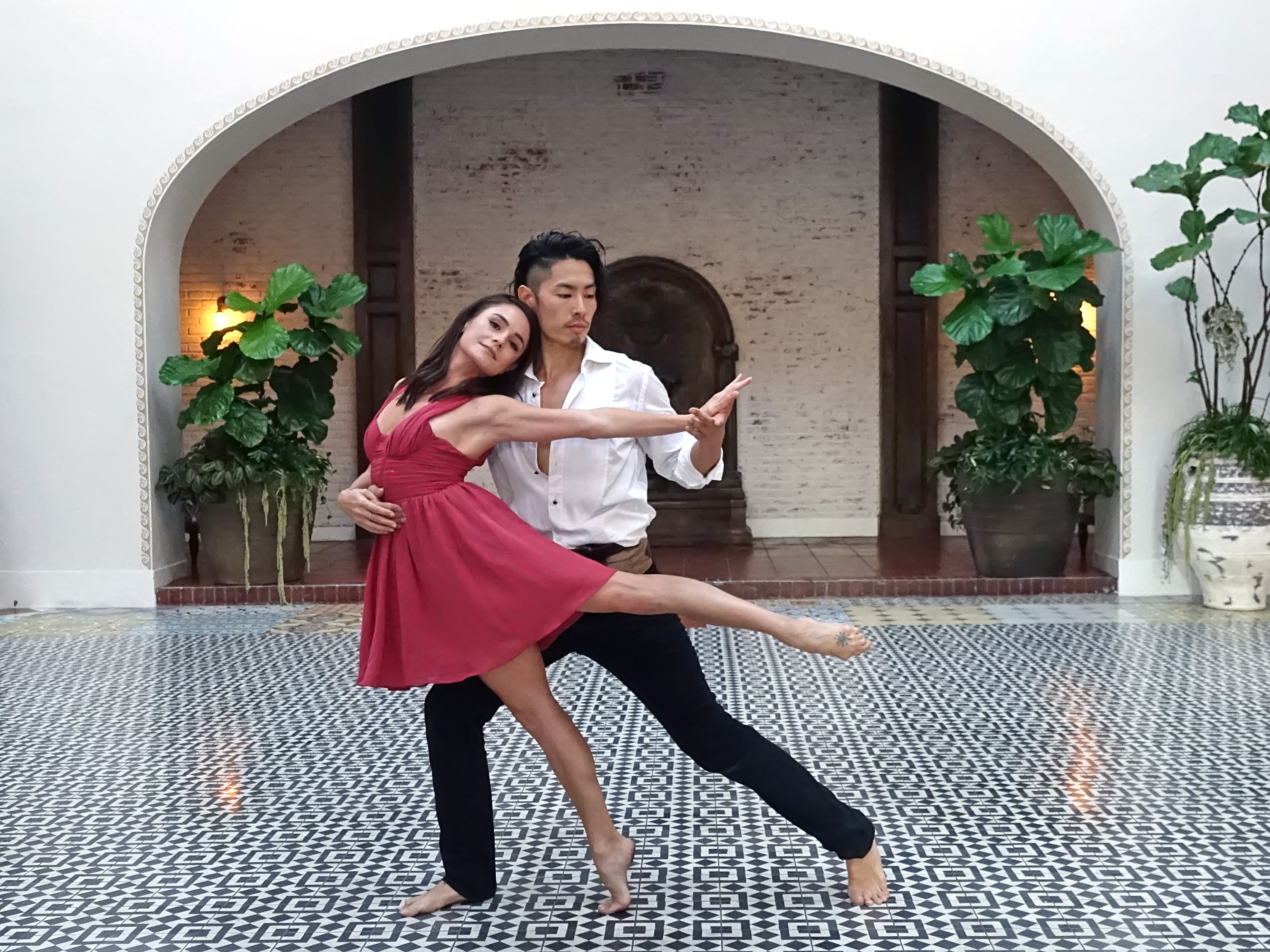 吳建豪〈下一首情歌〉MV哏　温嵐、P!nk也玩過