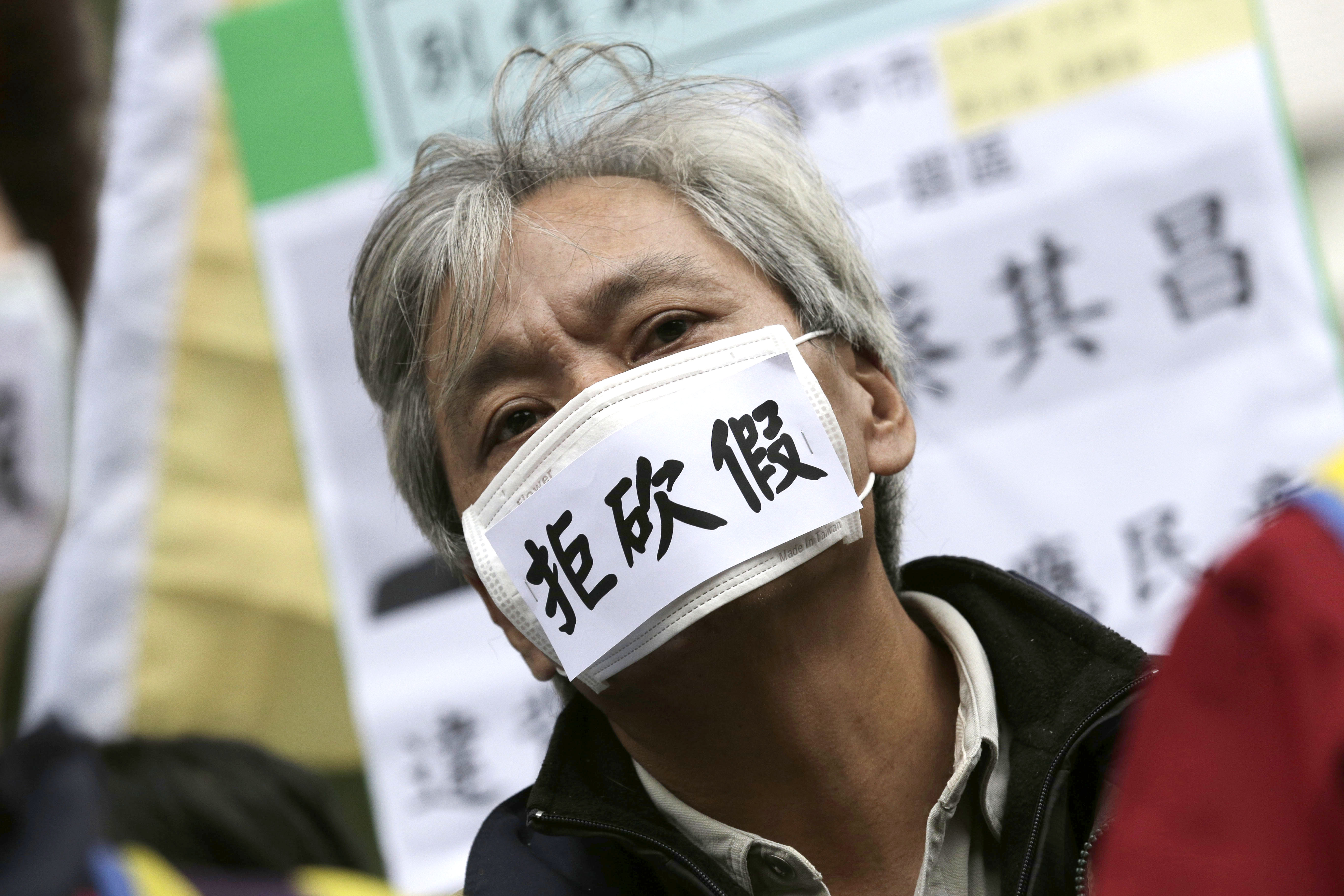 一例一休三讀通過　確定砍假七天