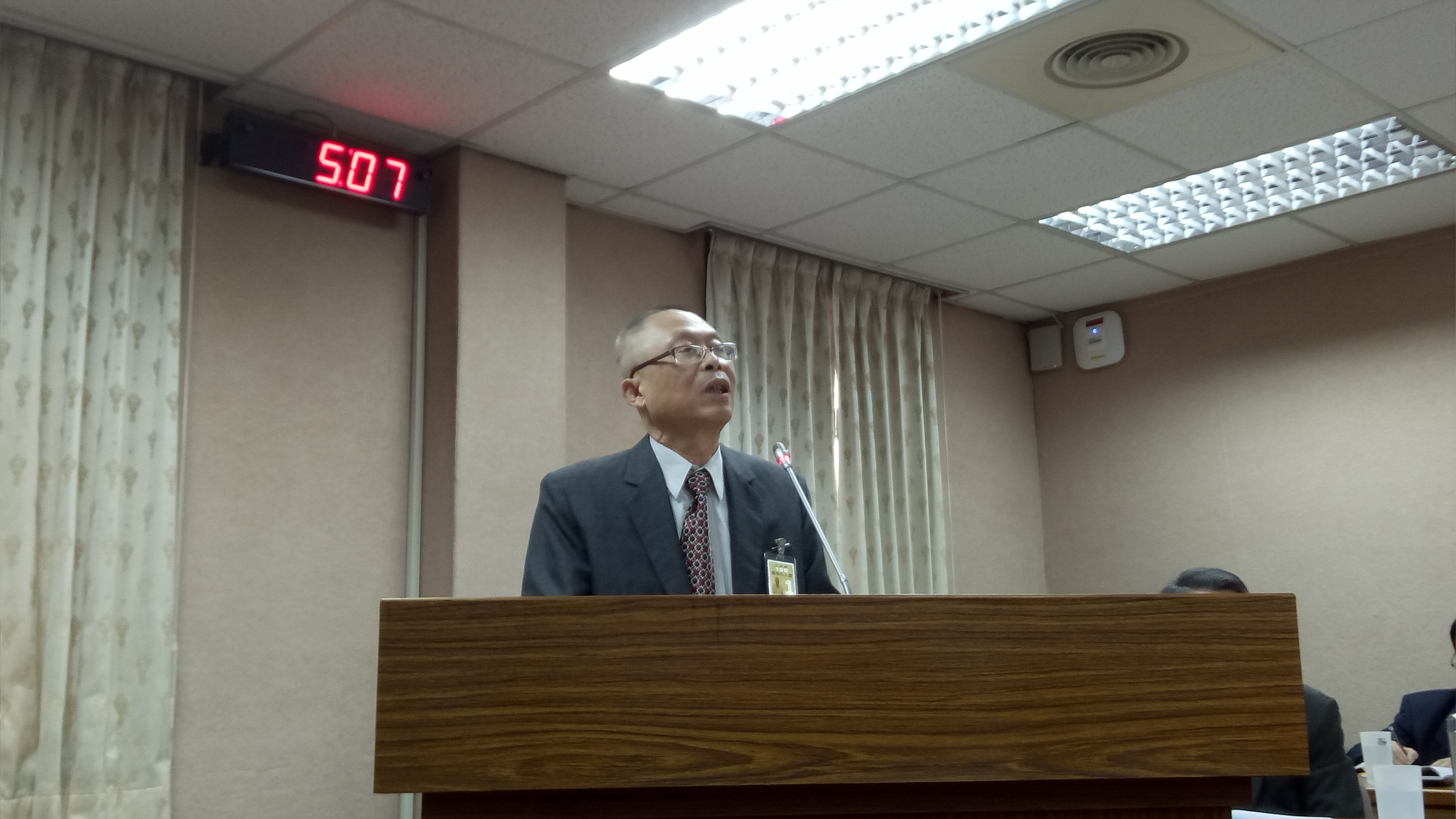 監委陳慶財遭控神準賣股　監院：依自律規範處理