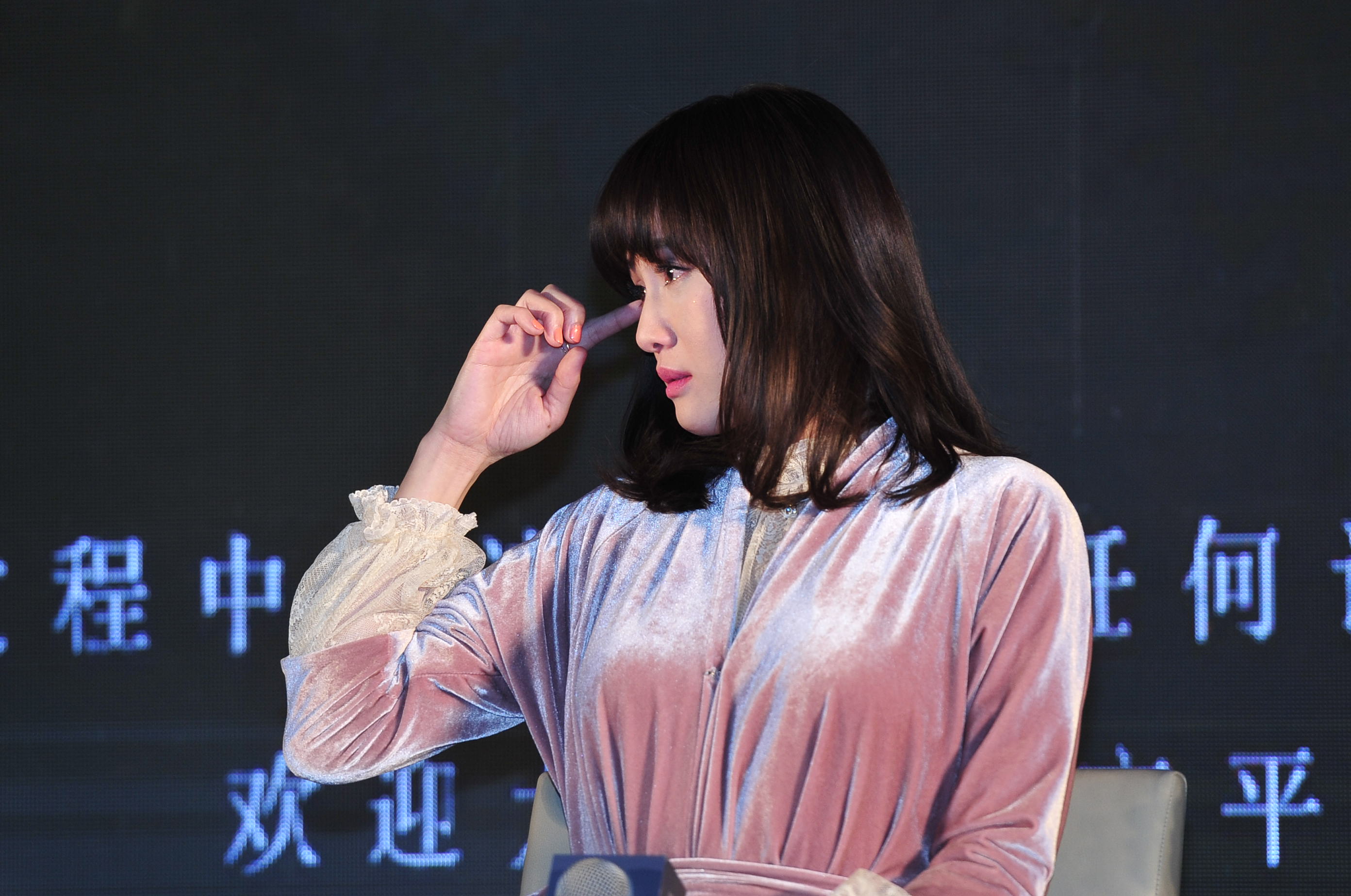 陳喬恩為他淚灑當場　王凱秀秀撫背