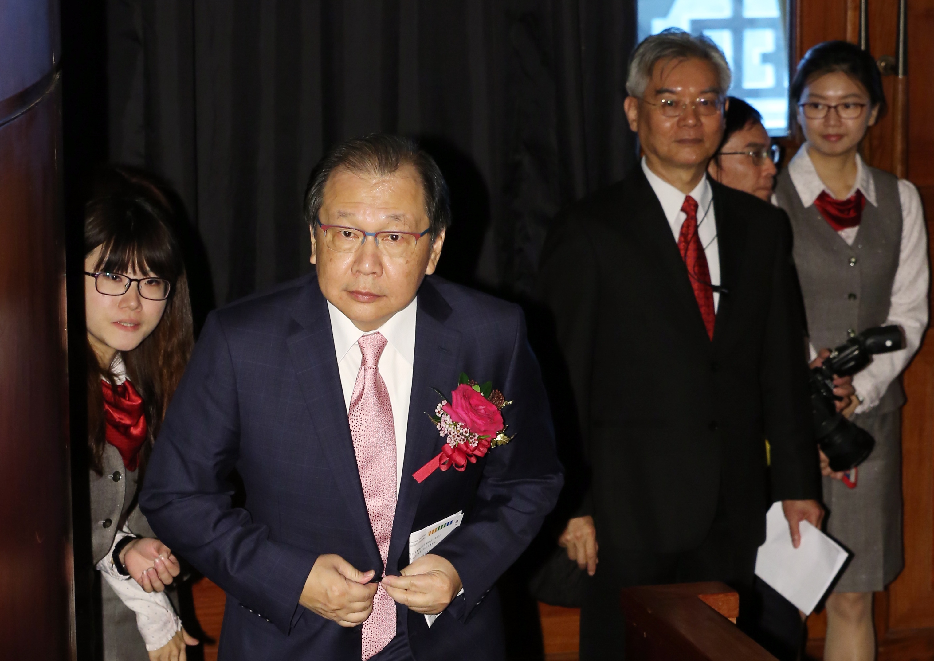 蔡力行掰掰  前台視董座鄭優接手中華電信