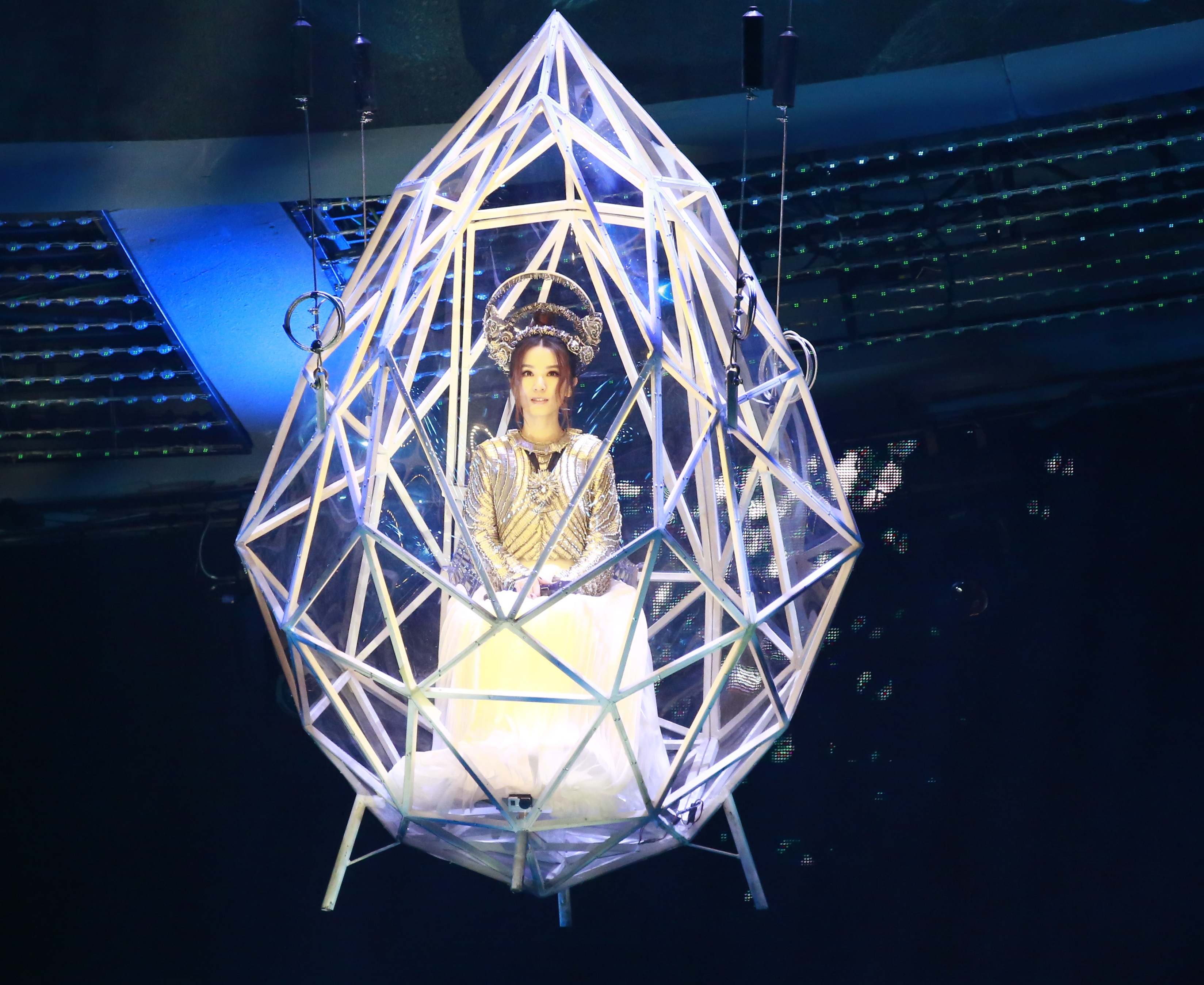 Hebe攻蛋禁高分貝　怕封館害到五月天