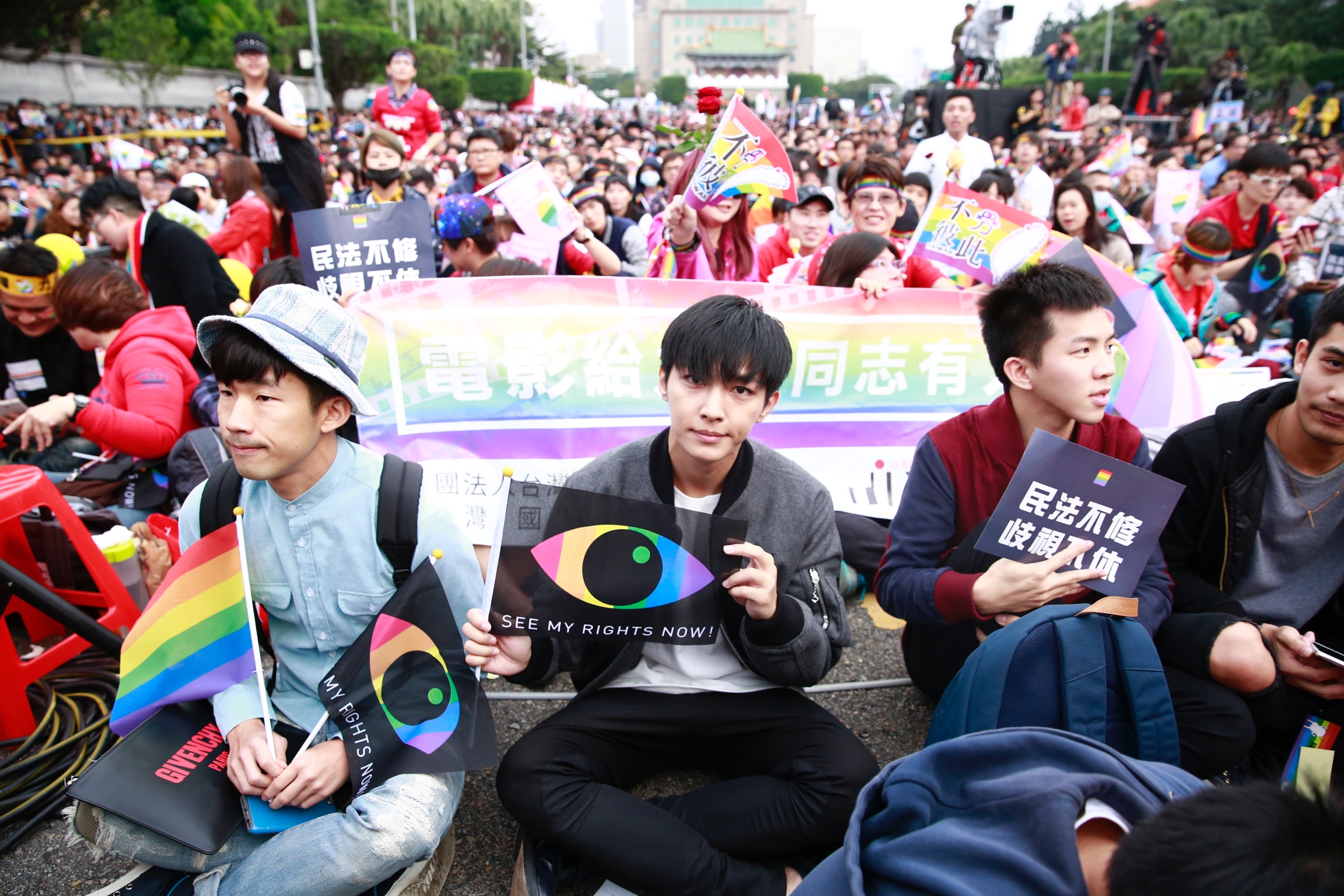 炎神現身挺婚姻平權　「抹黑造謠讓社會往後走」