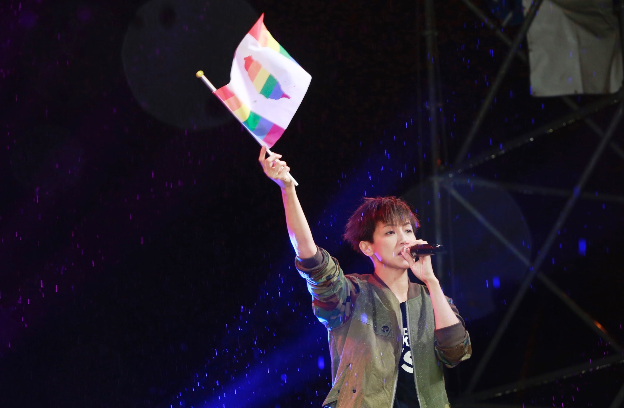 何韻詩跨海應援同婚　「台灣人太厲害了！」