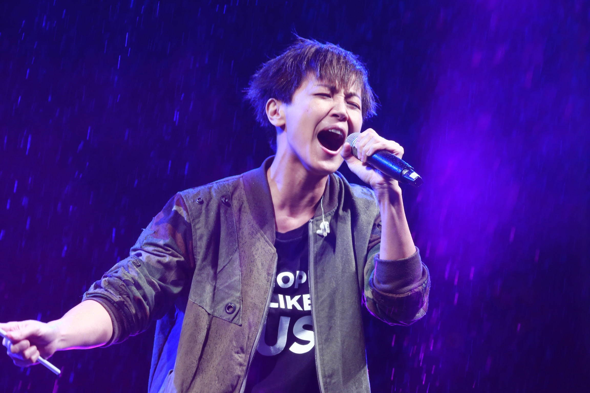 何韻詩特地從香港趕來，她表達對台灣人的敬佩與感謝，並現場演唱了香港的同志國歌《勞斯．萊斯》。