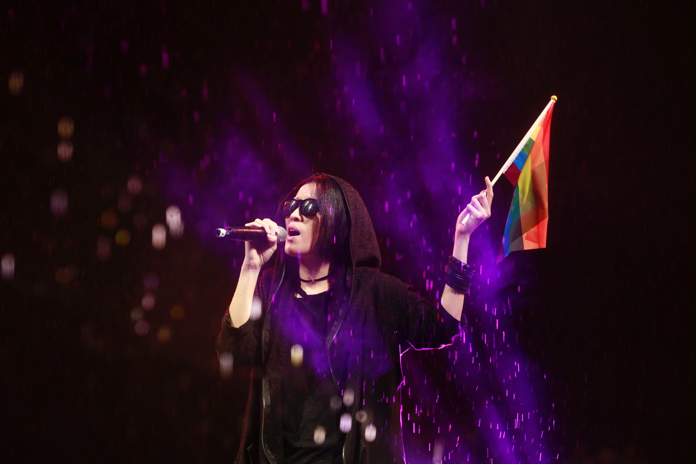 25萬挺平權群眾堅守淒風苦雨中　音樂會高潮不停歇